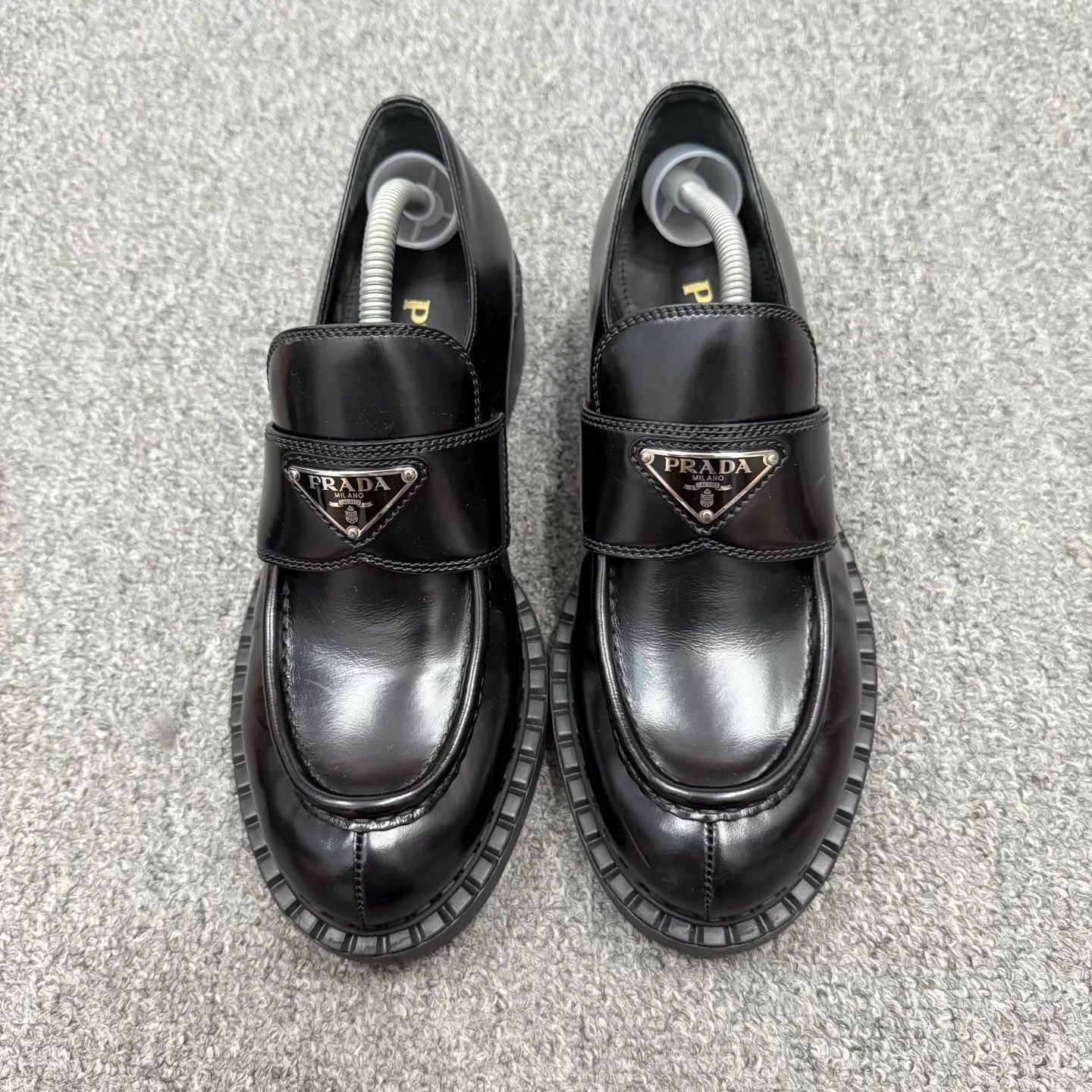Prada Prada Black Triangle Logo Loafers 38 Size US 7 / IT 37 - 2 Thumbnail