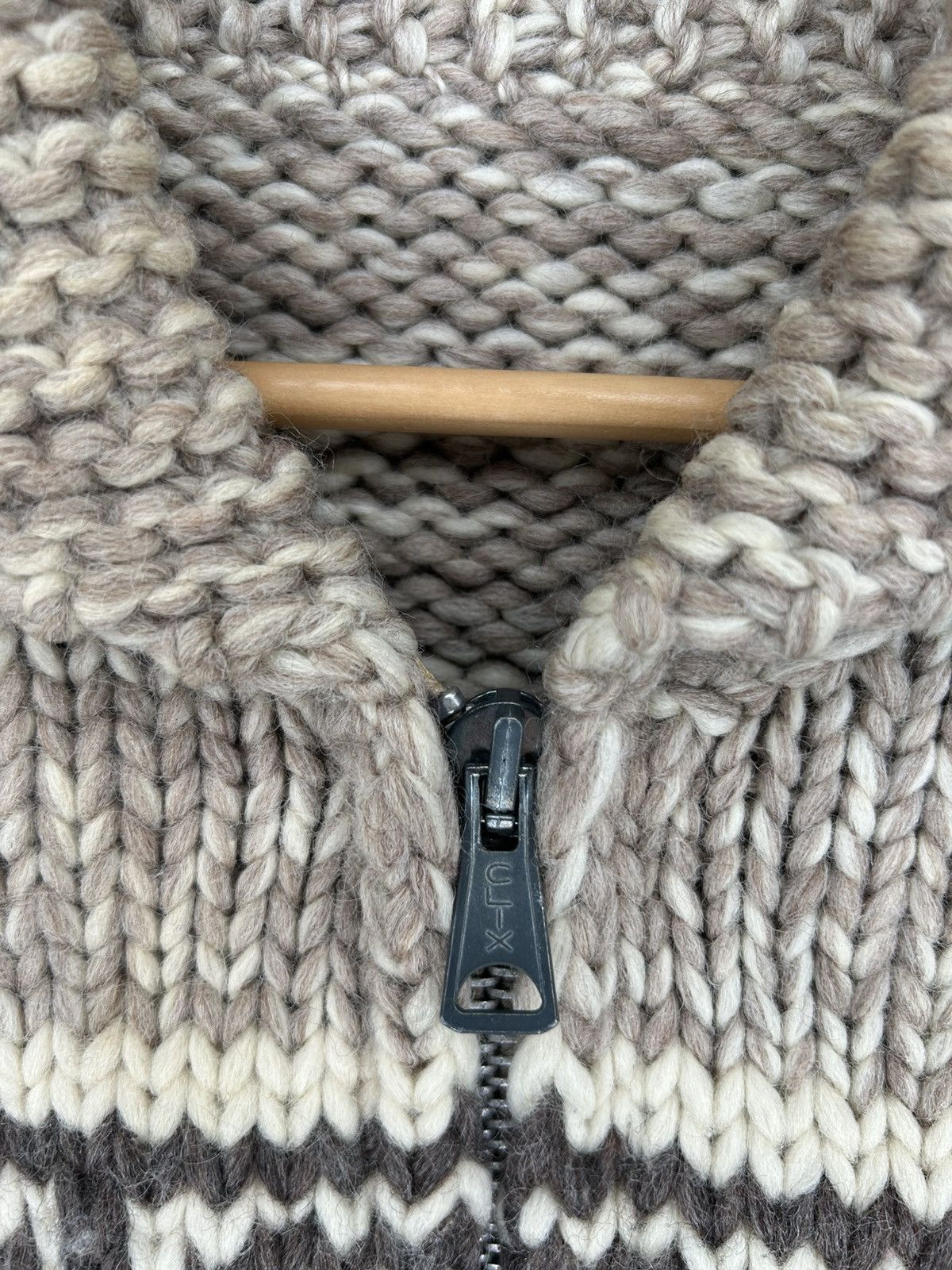 Vintage Vintage 60s Cowichan Thunderbird Hand Knit Wool Zip Up Size US L / EU 52-54 / 3 - 4 Thumbnail