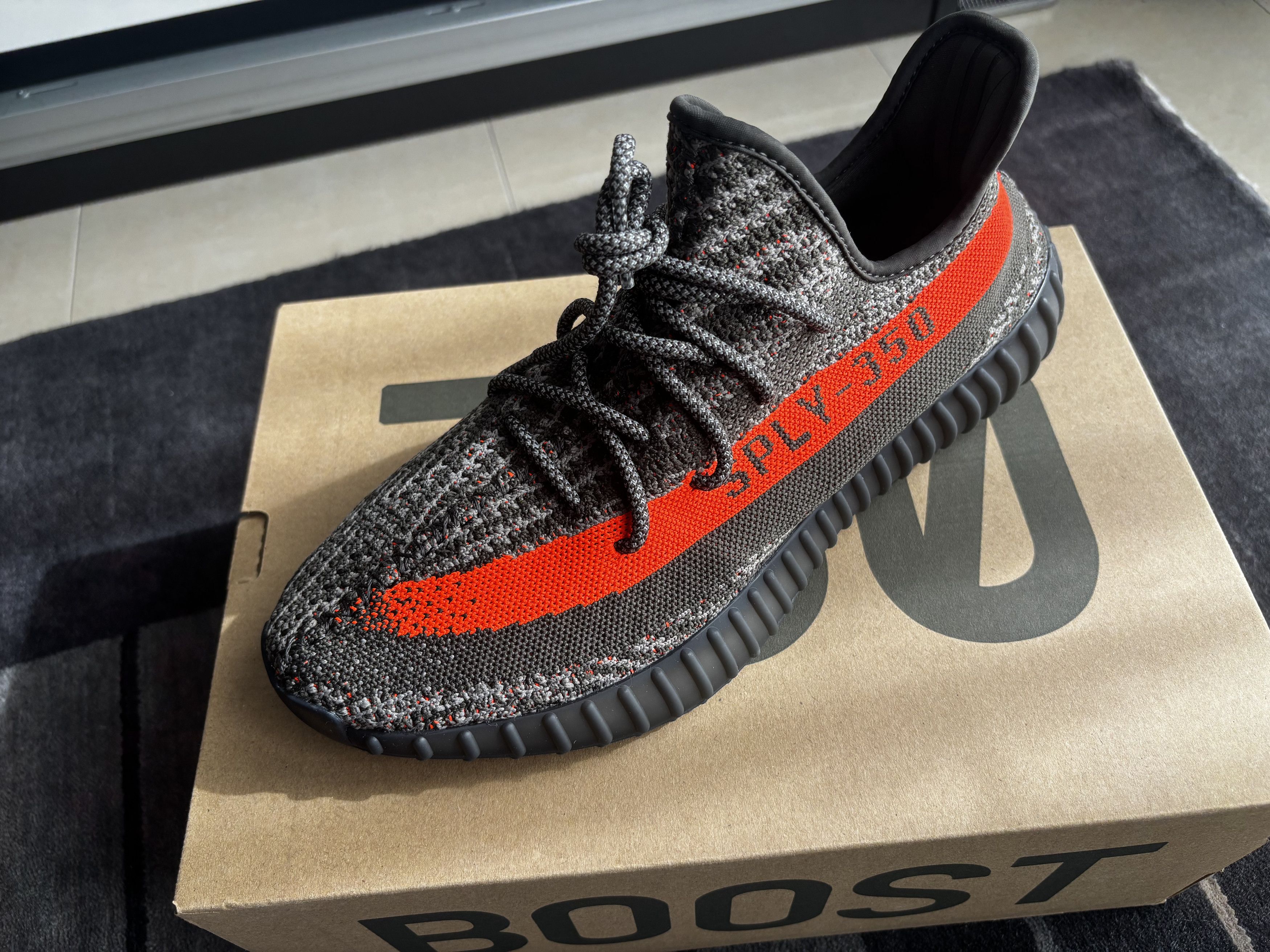 Yeezy Adidas Yeezy Boost 350 V2 Carbon Beluga Size US 10.5 / EU 43-44 - 1 Thumbnail