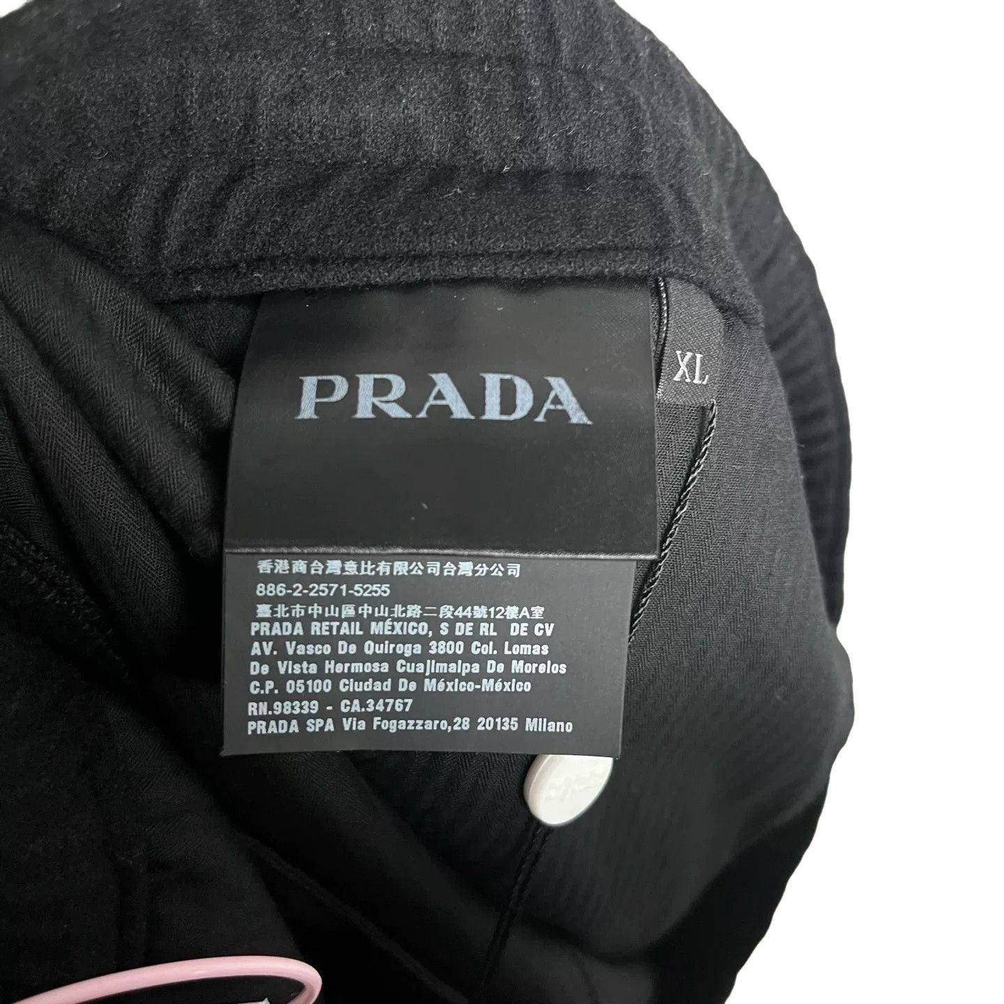 Prada Prada Triangle Logo Shorts Size XL Size US 36 / EU 52 - 1 Thumbnail
