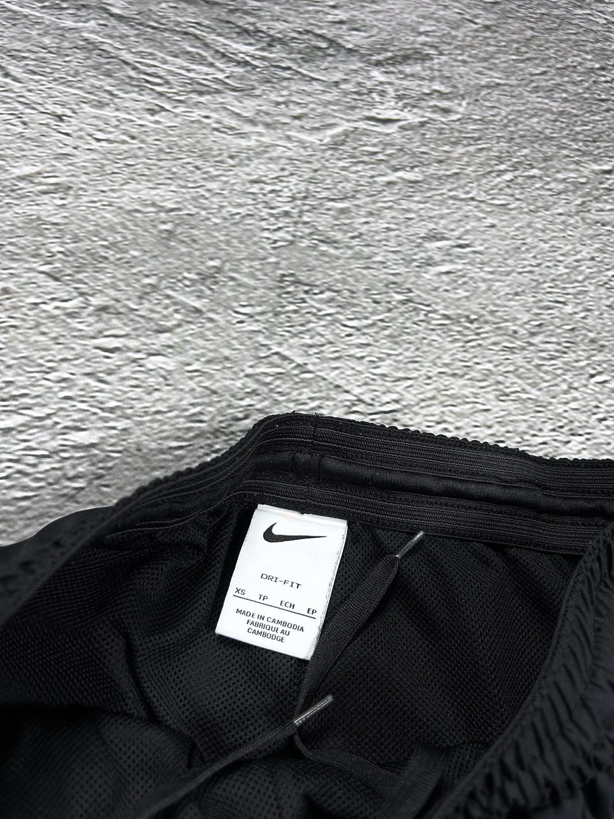 Nike PSG Nike nylon black track pants small swoosh drill Y2K Size US 28 / EU 44 - 5 Thumbnail