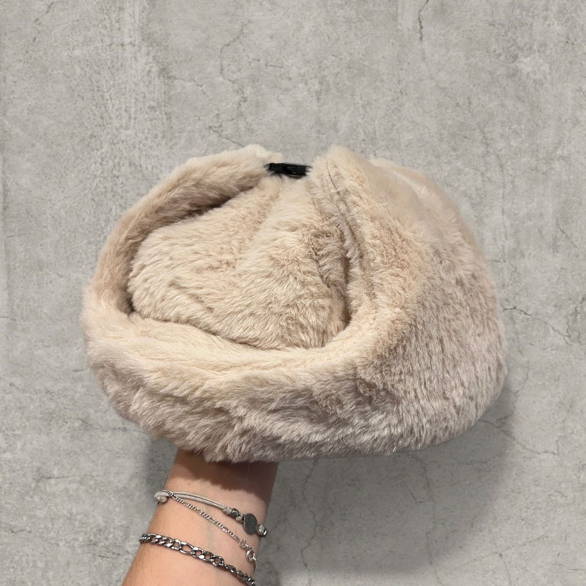 Japanese Brand Russian Ushanka fluffy winter hat, beige faux fur. One size Size ONE SIZE - 2 Thumbnail
