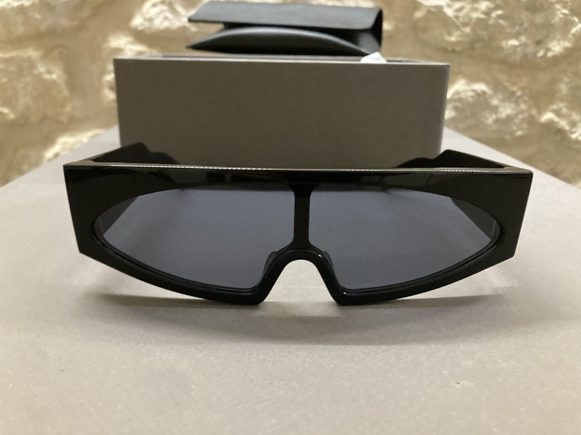 Rick Owens WORN ONCE/ Rick Owens Gene Sunglasses Size ONE SIZE - 2 Thumbnail
