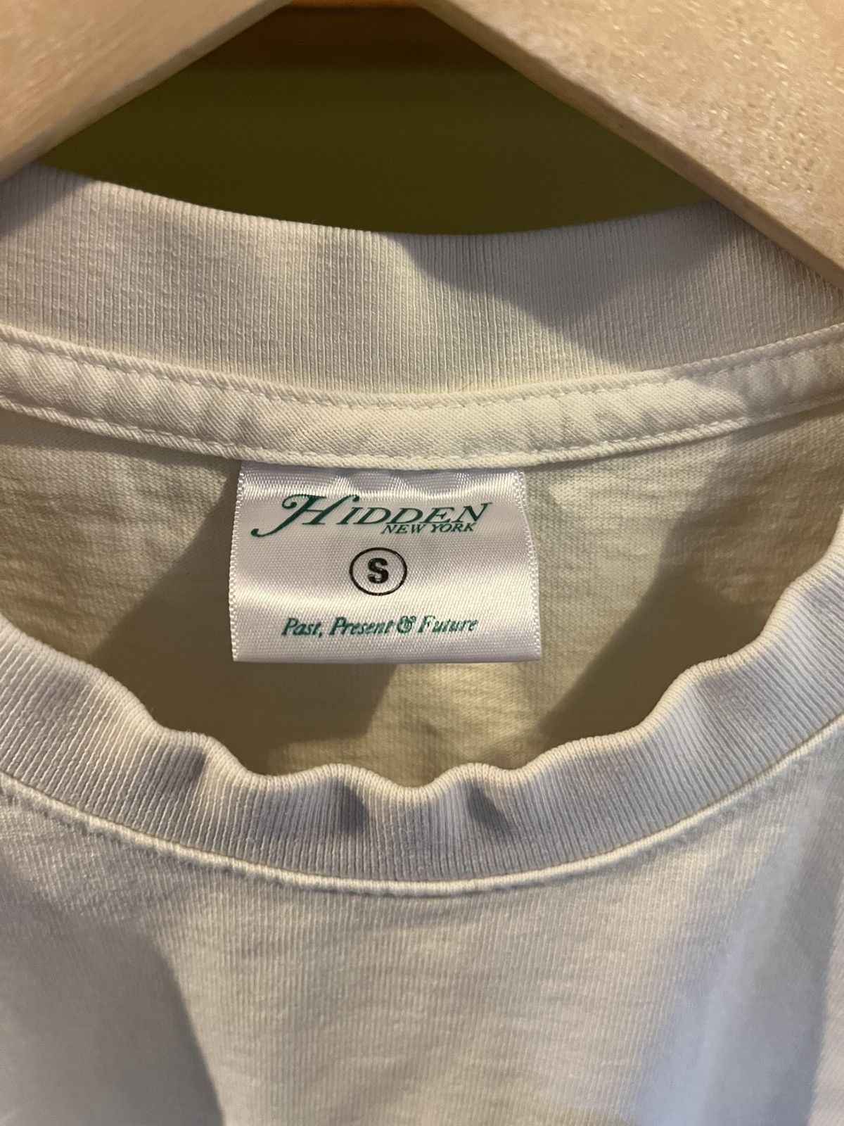 HIDDEN Hidden green paisley tee Size US S / EU 44-46 / 1 - 3 Thumbnail