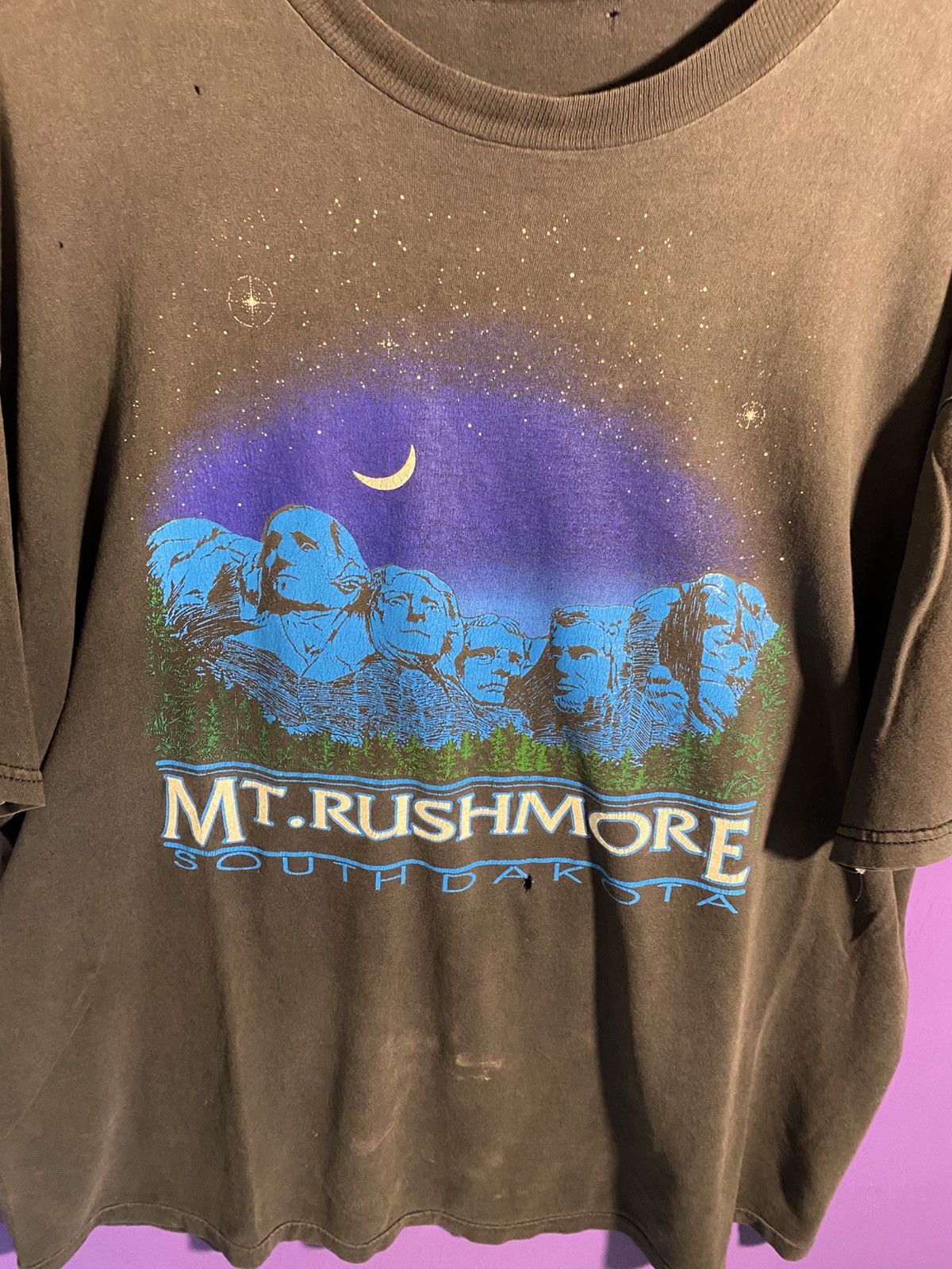Vintage Vintage 90s South Dakota Mt Rushmore faded t-shirt Size US XL / EU 56 / 4 - 3 Thumbnail