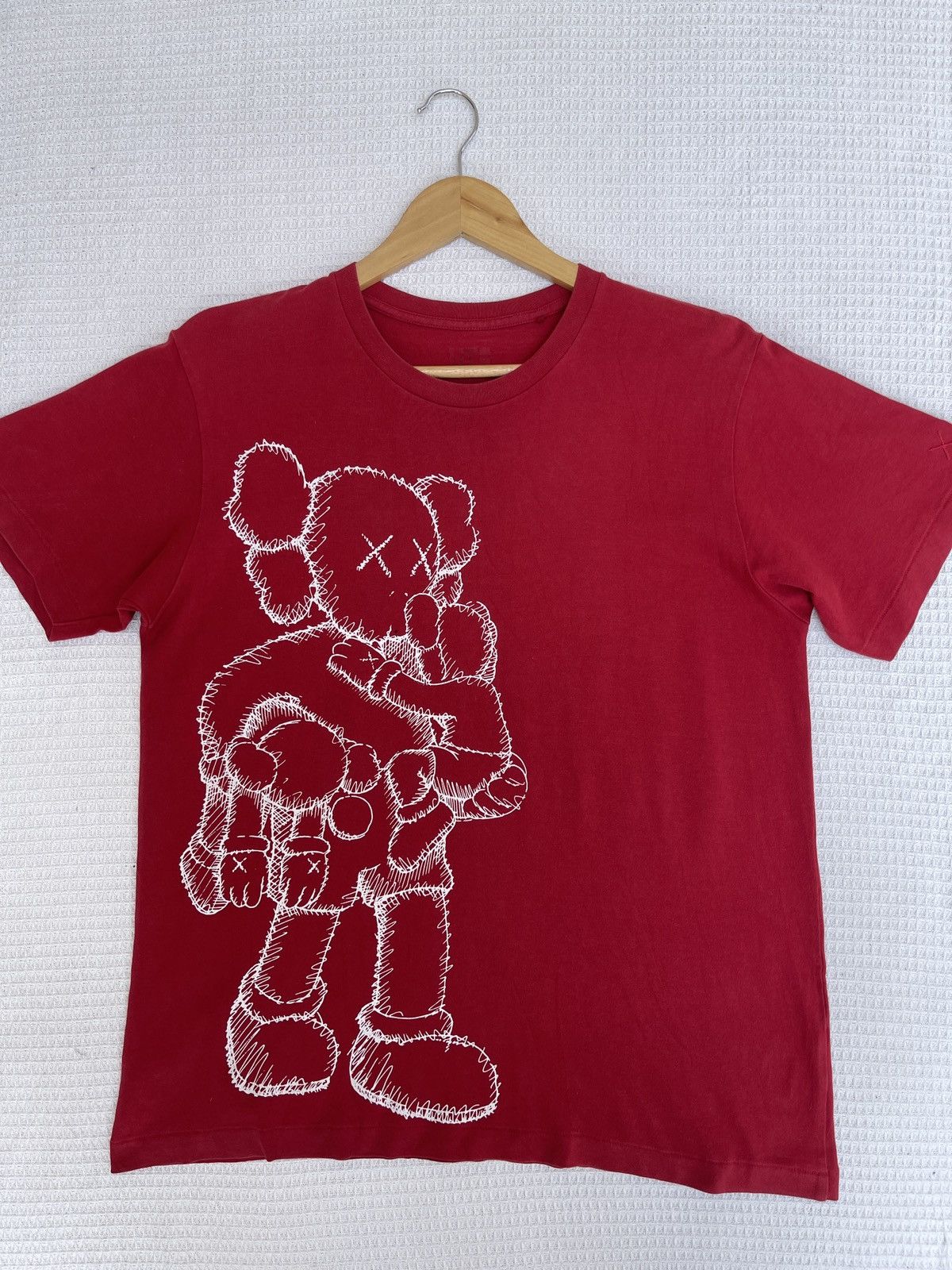 Kaws Last Drop🔥Rare🔥Kaws X Uniqlo T-Shirt Size US L / EU 52-54 / 3 - 8 Thumbnail
