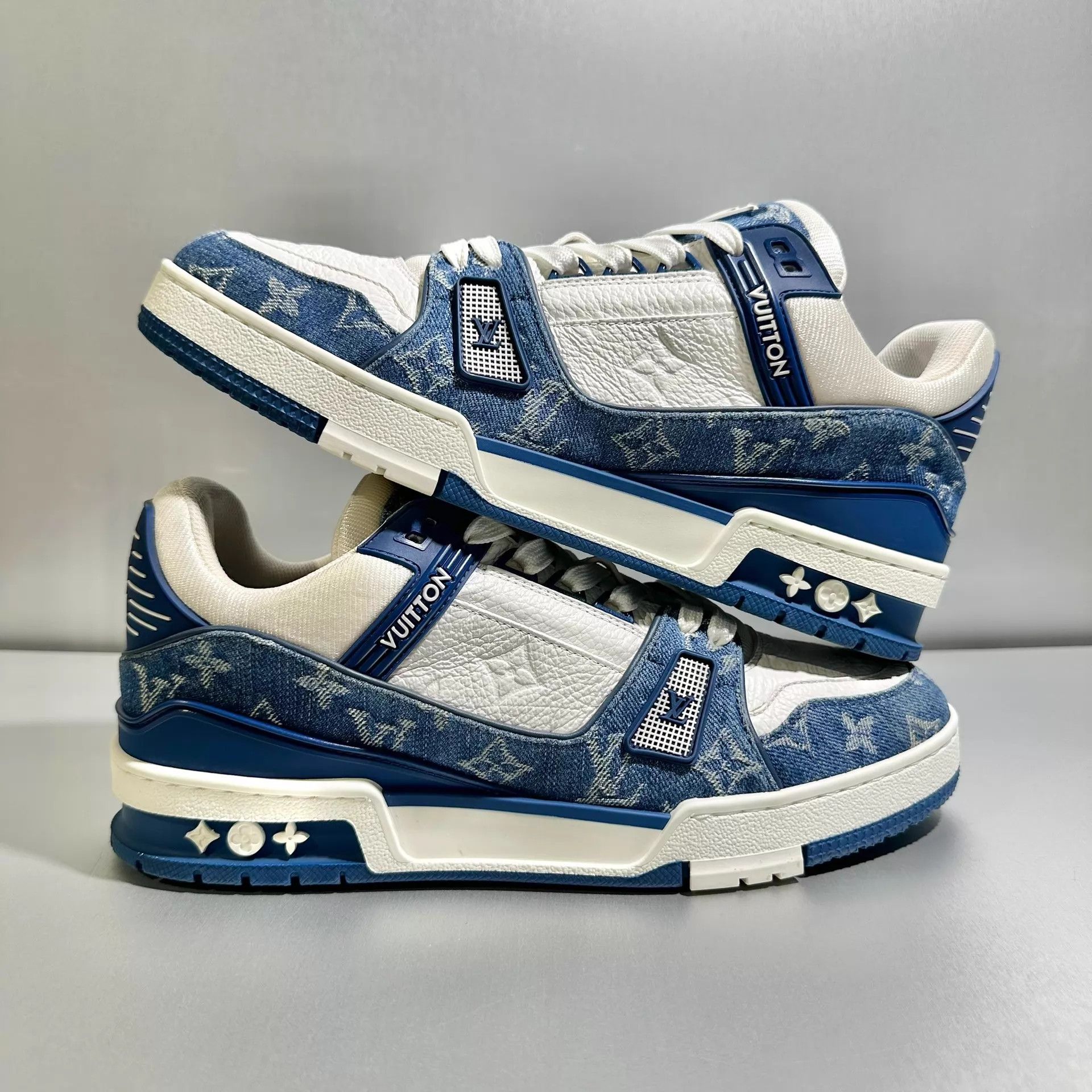 Louis Vuitton LV Trainer White Blue Denim 7/41 2-3x Excellent Size US 8 / EU 41 - 3 Thumbnail