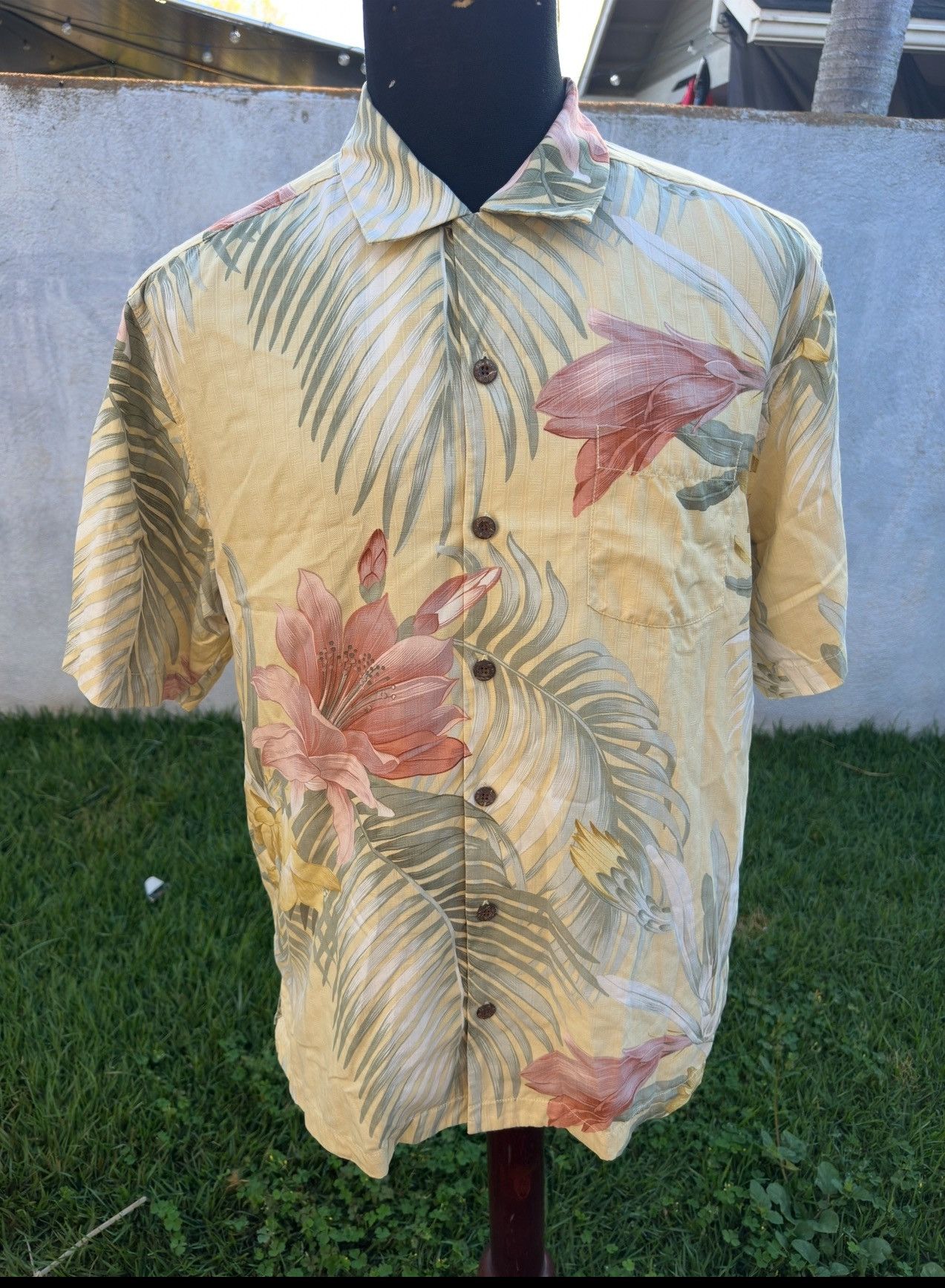 Tommy Bahama PreOwned Tommy Bahama Multicolored Hawaiian Print Men's M Size US M / EU 48-50 / 2 - 1 Thumbnail