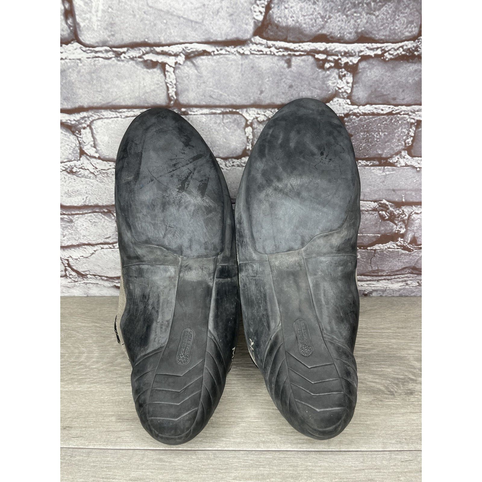 Other Mad Rock Phoenix Gray Synthetic Black Lace Rock Climbing Sho Size US 15 / EU 48 - 23 Thumbnail