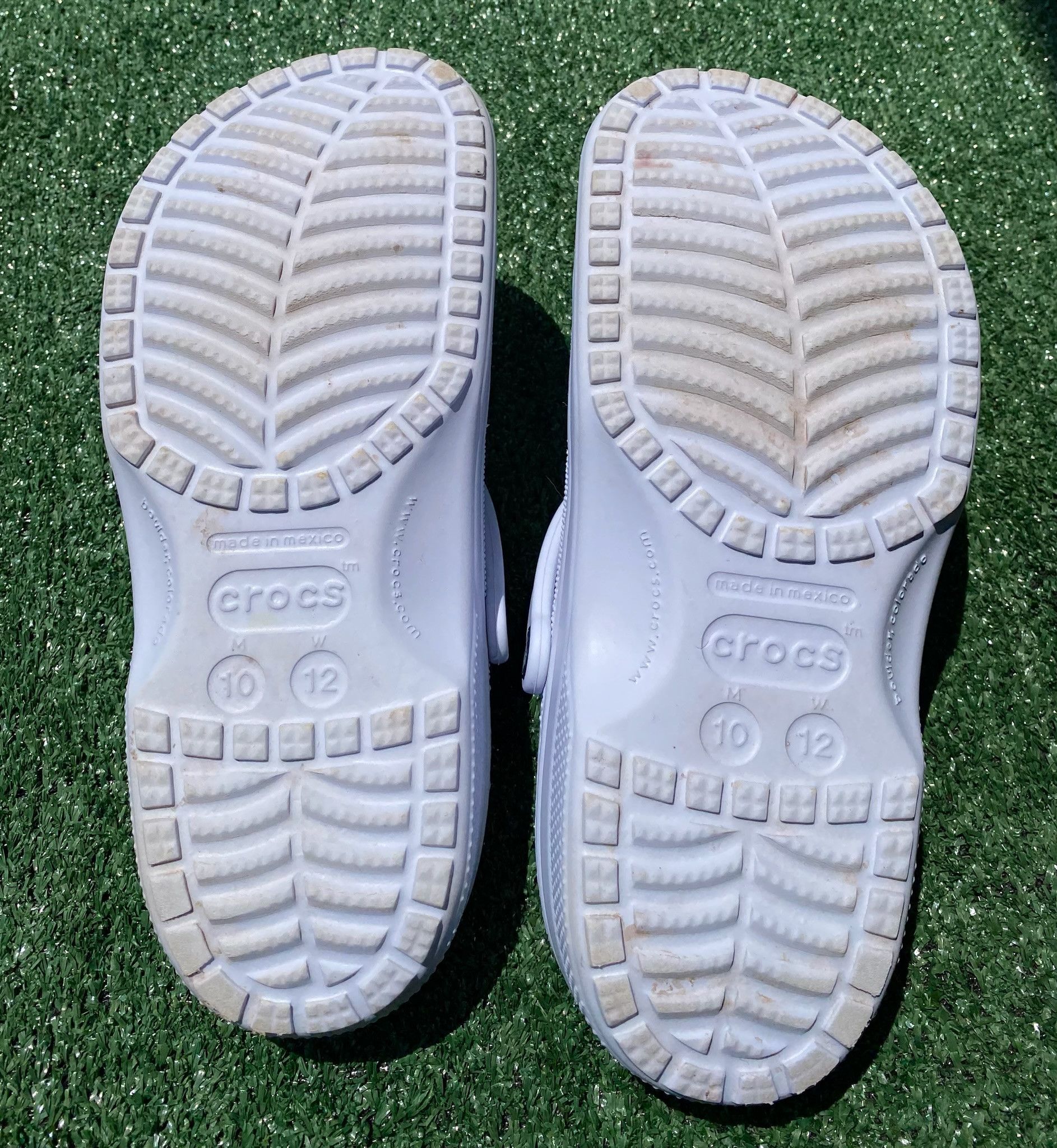 Crocs Crocs are Classic White Slip On Clogs Unisex Size M10 W12 Size US 10 / EU 43 - 8 Thumbnail