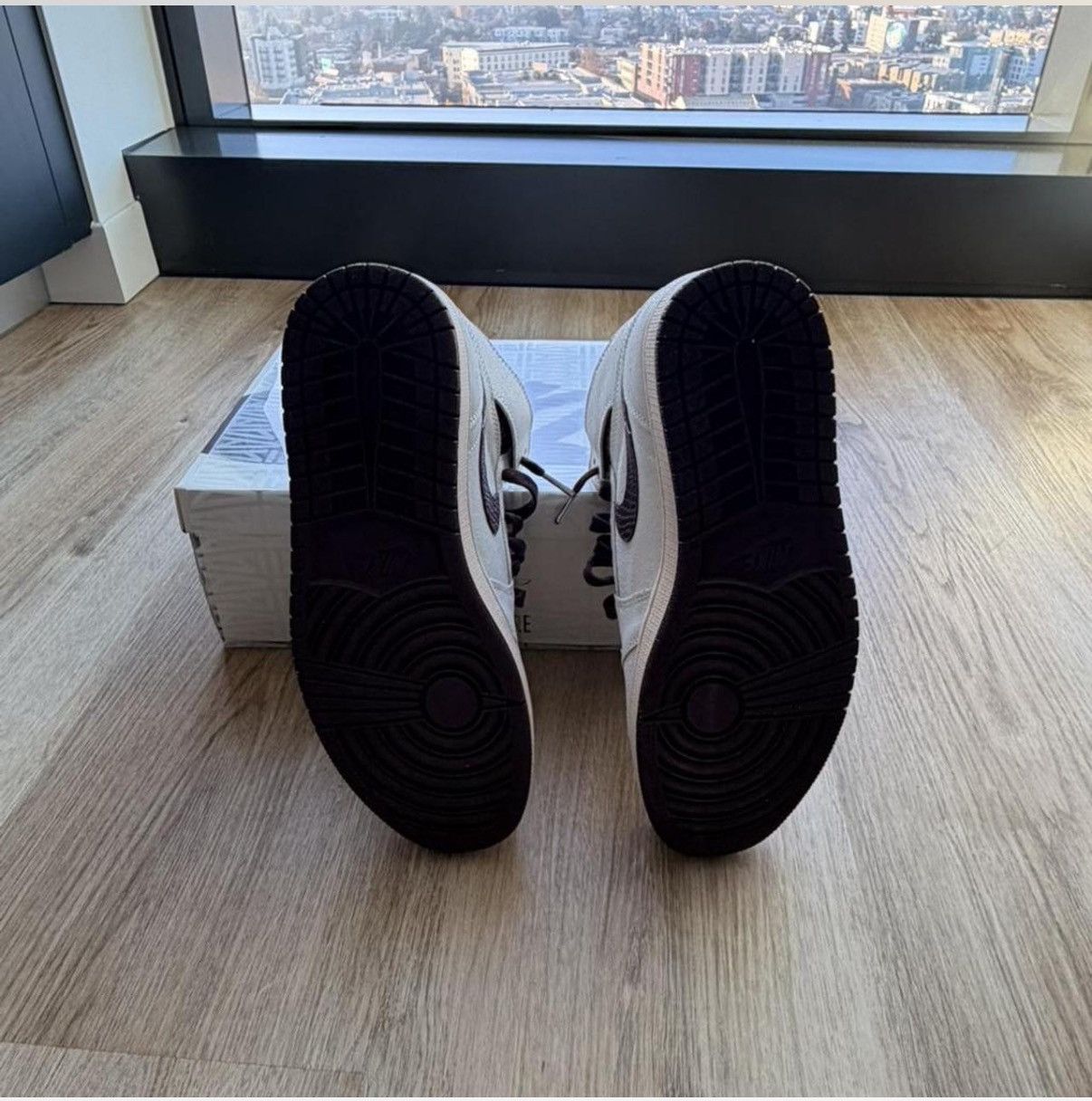 A Ma Maniere × Jordan Brand A Ma Maniere Air Jordan 1 Size US 10 / EU 43 - 3 Thumbnail