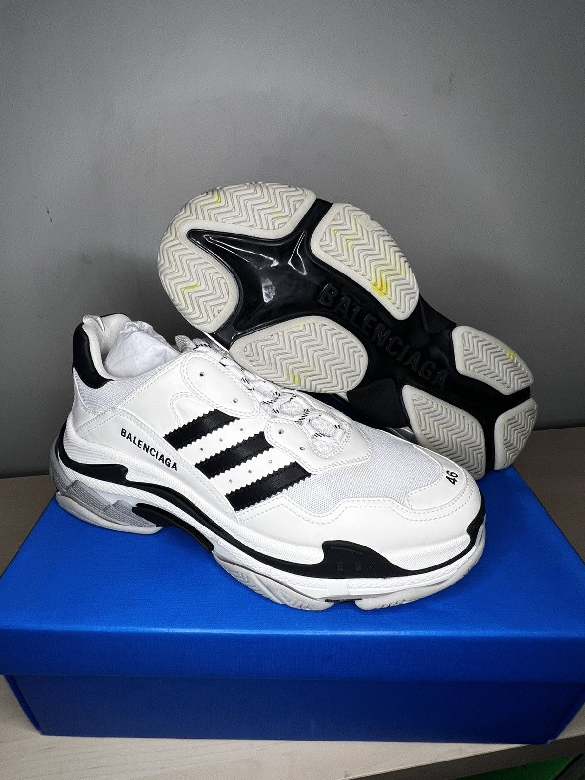 Adidas × Balenciaga Balenciaga x Adidas Triple S Size US 13 / EU 46 - 9 Thumbnail