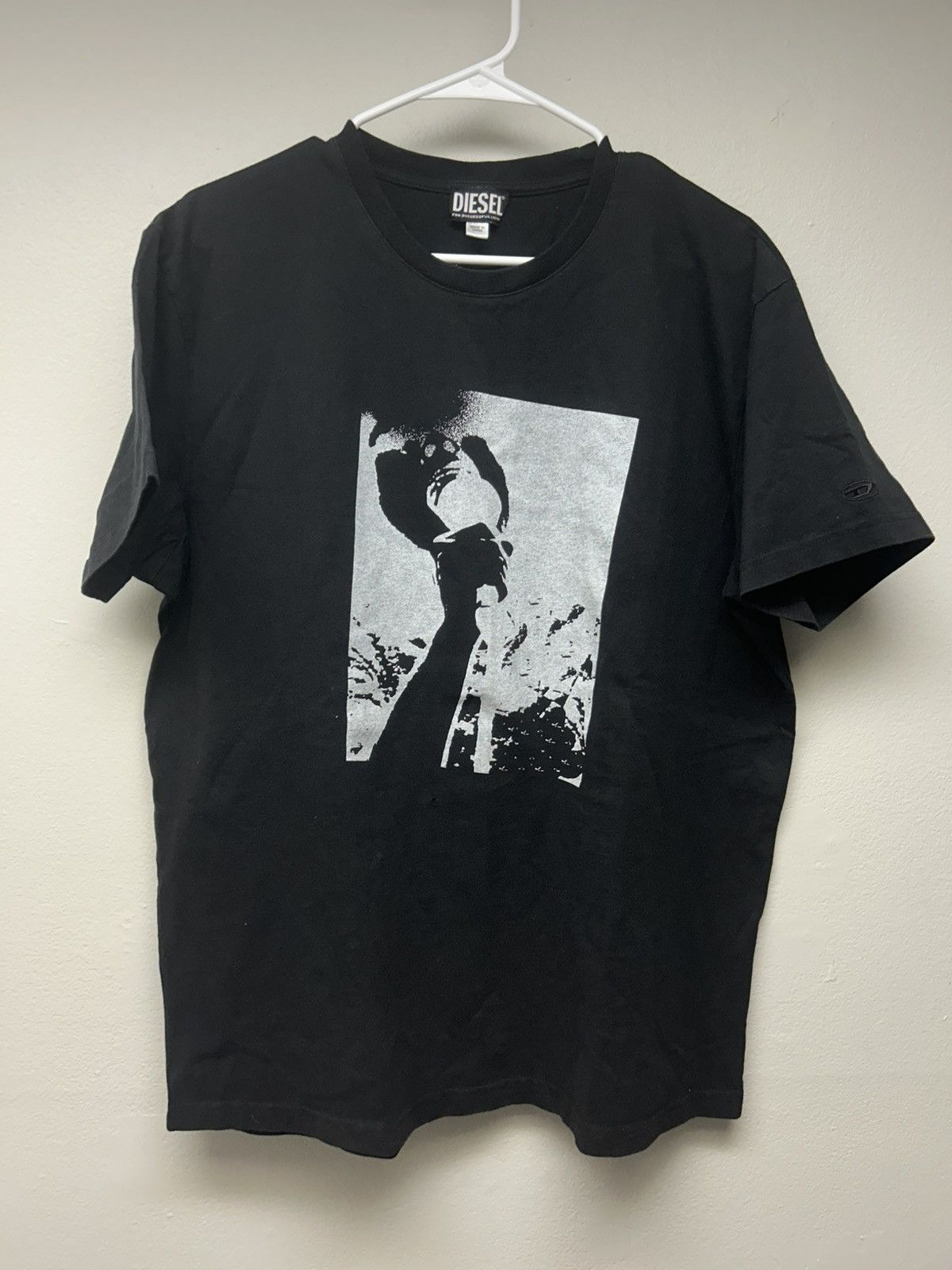 Diesel Diesel T-Diegor-C4 Black Graphic Tshirt Size US XL / EU 56 / 4 - 1 Thumbnail
