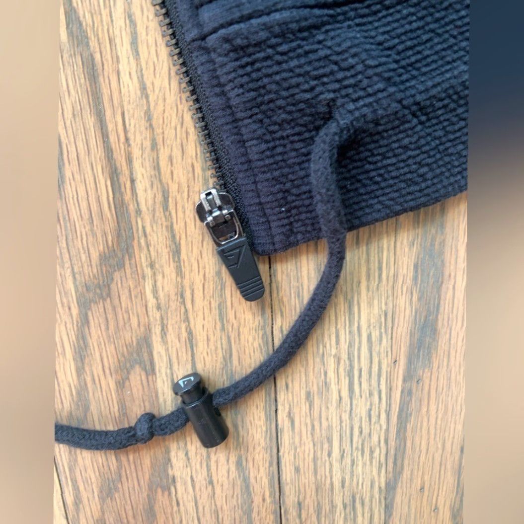 Gymshark **Gymshark Women's Black Cropped Zip Up Hoodie** User: **Gymshark Women's Black Cropped Zip-Up Hoodie** Size M / US 6-8 / IT 42-44 - 5 Thumbnail