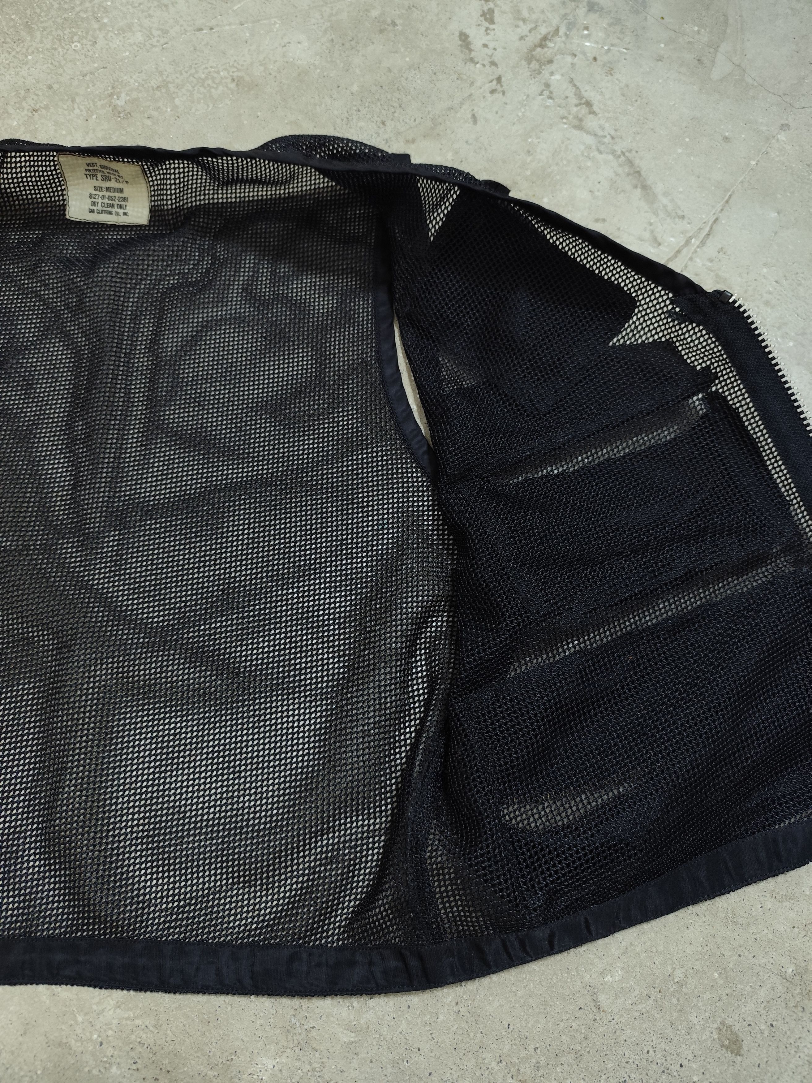 Vintage Vintage military SRU-21/P survival vest mesh Size US L / EU 52-54 / 3 - 12 Thumbnail