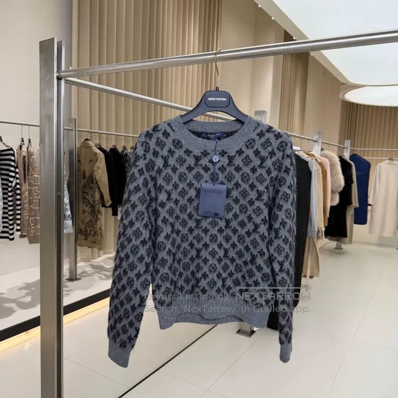 Louis Vuitton Louis Vuitton 26 Black and Grey Wool Sweater Size US S / EU 44-46 / 1 - 1 Thumbnail