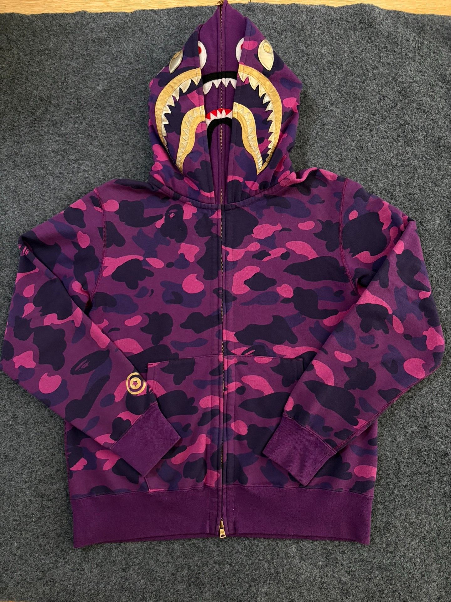 Bape Bape Multi Shark Sweatshirt Pullover Size US L / EU 52-54 / 3 - 1 Thumbnail