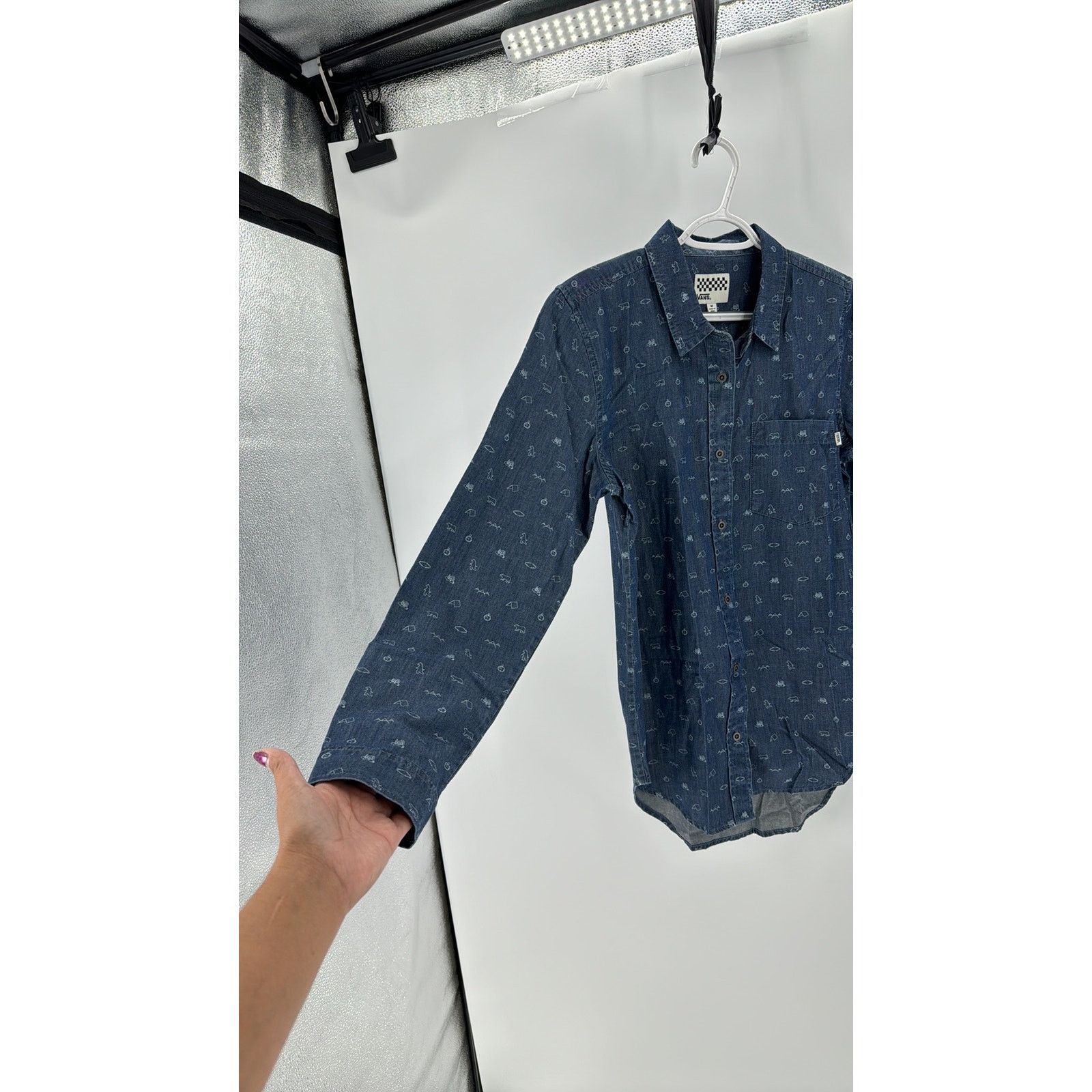 Vans VANS OFF THE WALL camping novelty print chambray button down Size US M / EU 48-50 / 2 - 8 Thumbnail