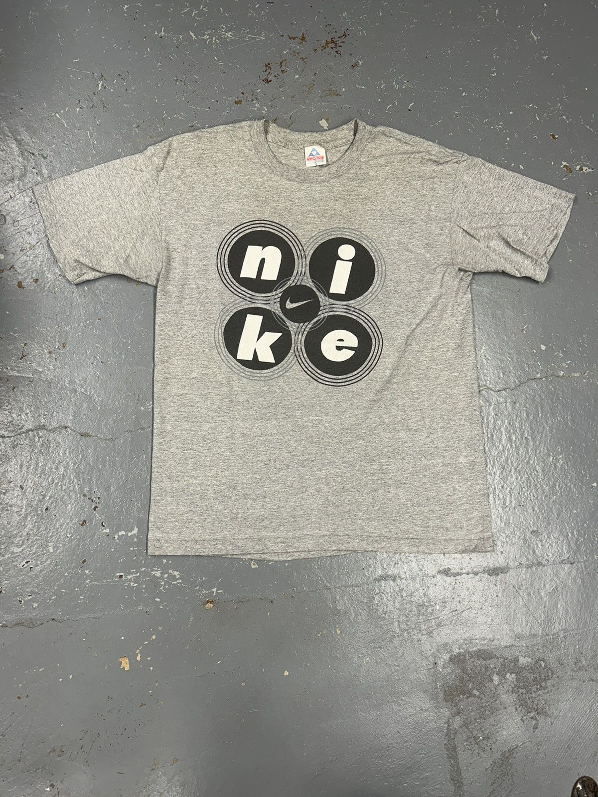 Nike × Vintage Crazy Vintage Y2K Essential Grey Nike Graphic Tee Shirt Size US L / EU 52-54 / 3 - 1 Thumbnail