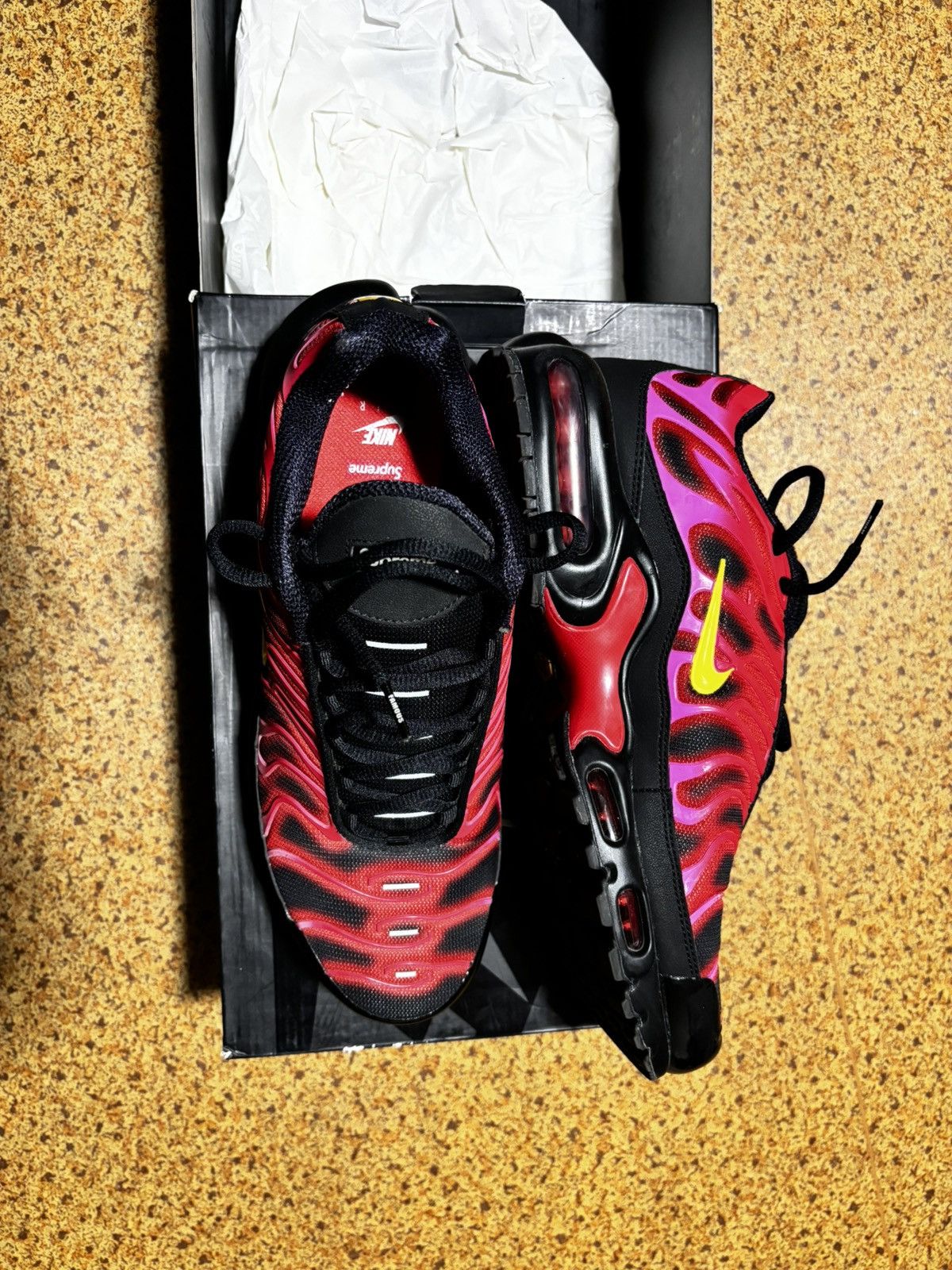 Nike × Supreme Supreme x nike air max 95 (Flame) Size US 11.5 / EU 44-45 - 3 Thumbnail