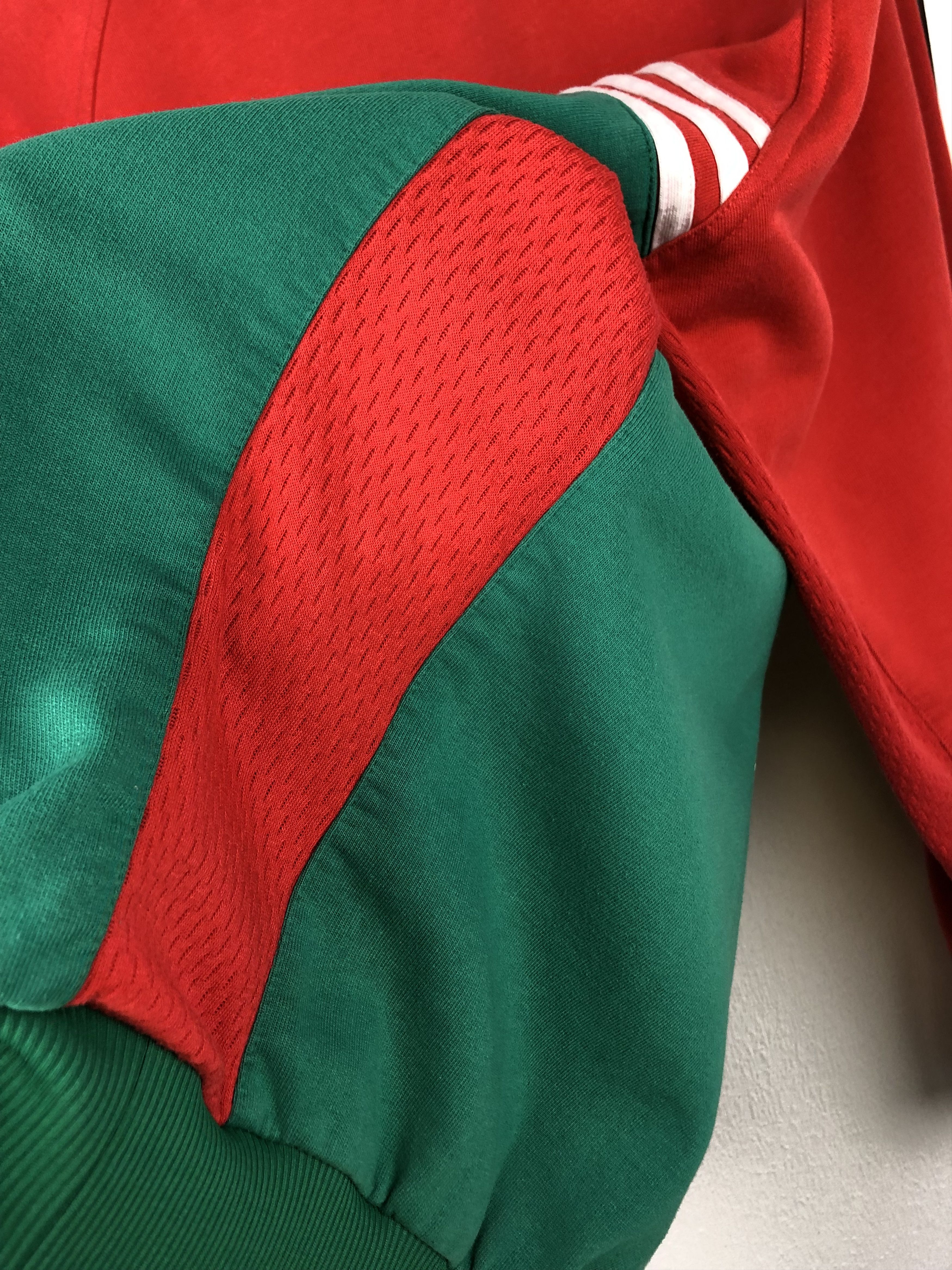 Adidas Vintage Adidas Hungary Sweatshirt Player Issue Soccer Size US L / EU 52-54 / 3 - 10 Thumbnail