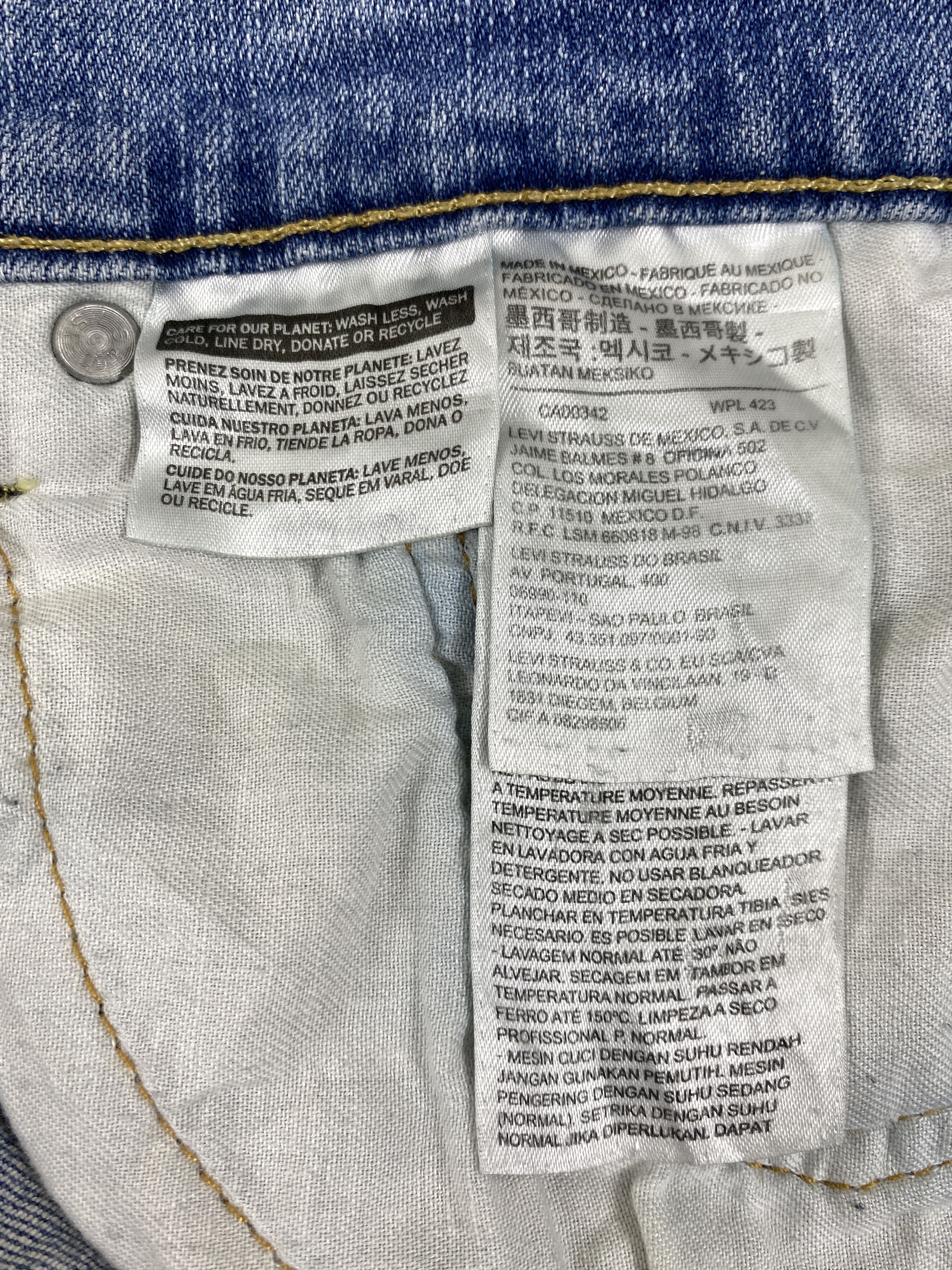 Levi's Light Blue Wash Vintage Levi's 541 37x31 Denim -JN2130 Size US 37 - 9 Thumbnail