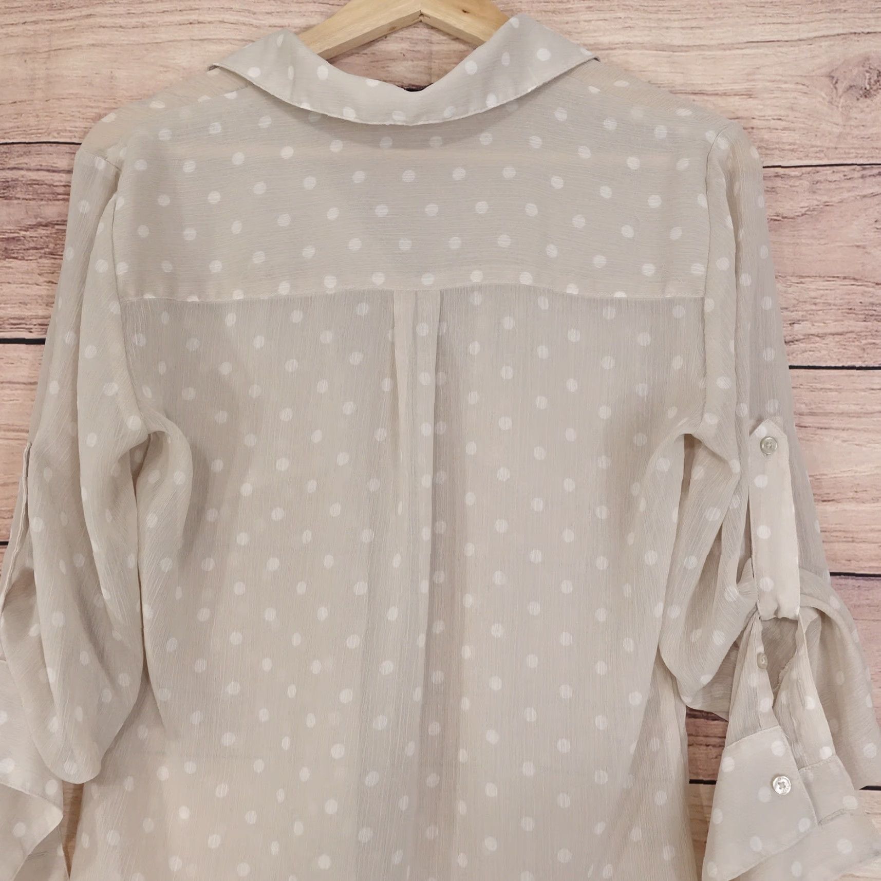 Express EXPRESS SHIRT POLKA DOT SEE-THRU LONG SLEEVE WOMENS SIZE M Beige Blouse Casual 90s? Size M / US 6-8 / IT 42-44 - 6 Thumbnail