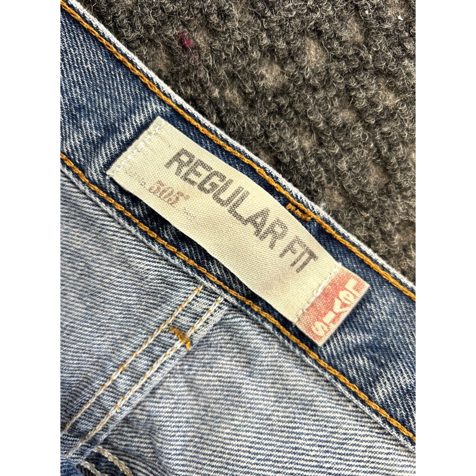 Levi's VINTAGE Levi’s 505 Jeans Straight Regul ar Fit 34 x 32 Blue Denim 5-Pocket Distressed Men Jeans 80s 90s Biker Rock Hip Hop USA 34 Mens Size US 34 / EU 50 - 2 Thumbnail