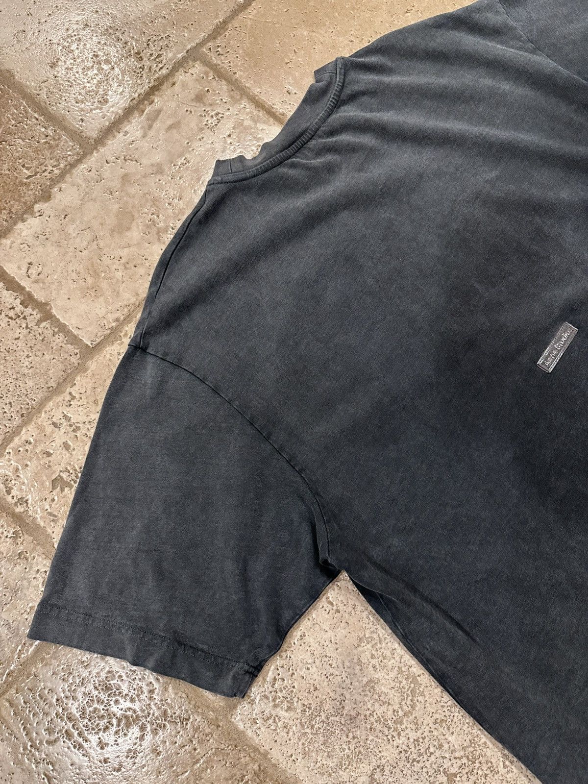 Acne Studios Acne Studios Relaxed Vintage Fade Graphite Crew Neck Tee Size US L / EU 52-54 / 3 - 9 Thumbnail