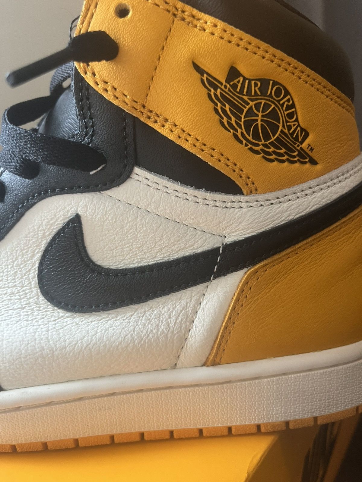 Jordan Brand Jordan 1 Retro Mid “Taxi” Size US 11 / EU 44 - 6 Thumbnail