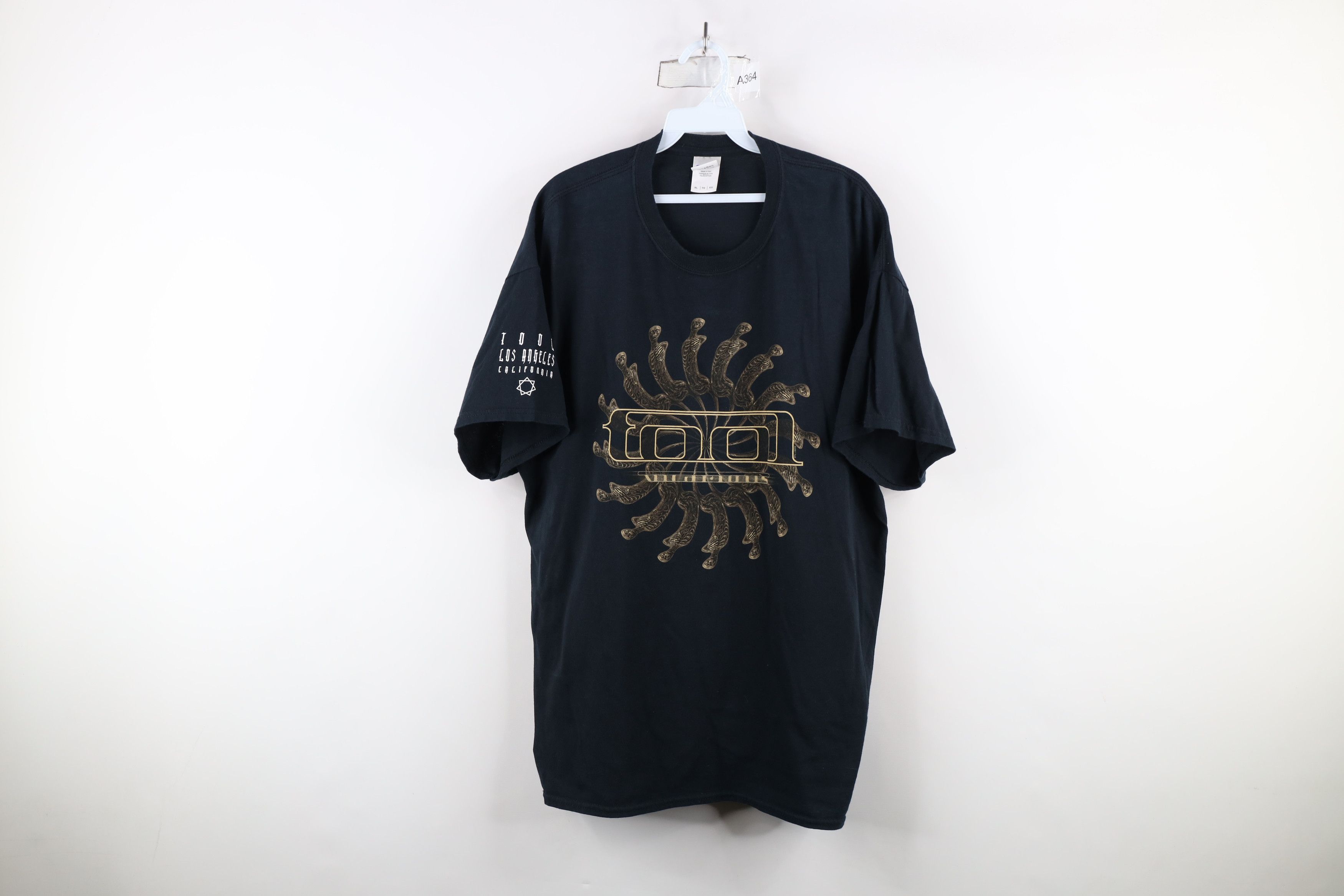 Vintage Vintage Y2K 2007 Vicarious Tool Band Short Sleeve T-Shirt Size US XL / EU 56 / 4 - 1 Thumbnail