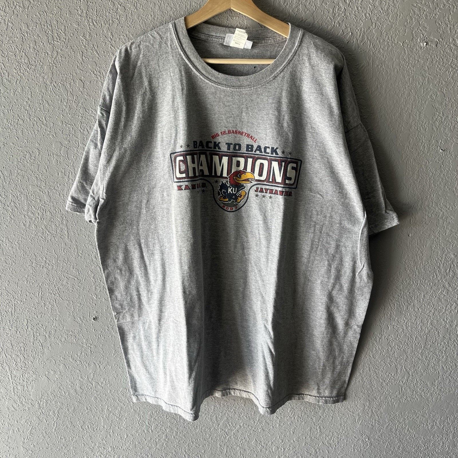 Vintage Vintage 2003 Back To Back Champions KU Jayhawks T-shirt Men’ Size US XXL / EU 58 / 5 - 1 Thumbnail