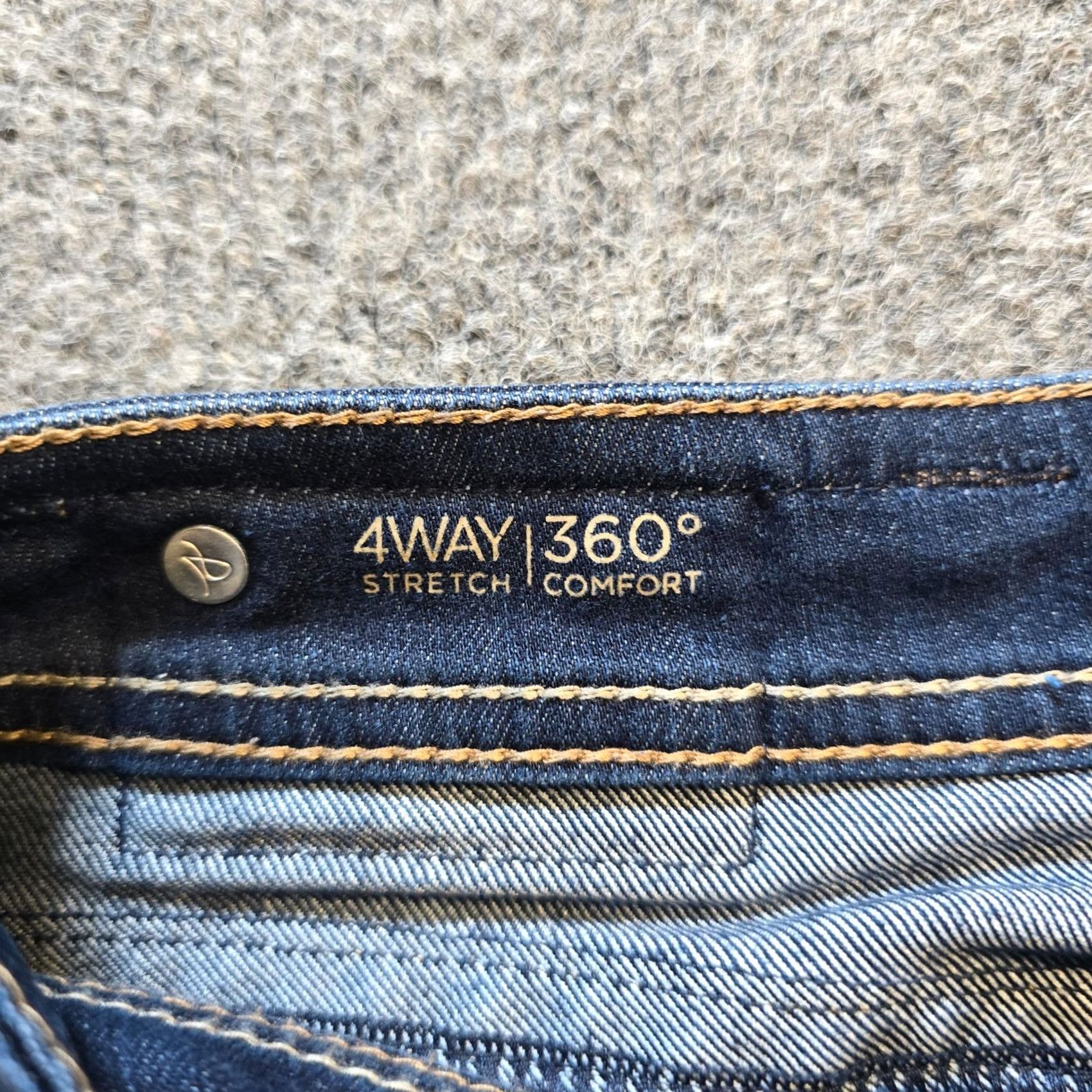 DL1961 DL1961 Jeans Womens Size 26 Blue Denim Kate Slim Straight Stretch Capsule Casual Jeans Women Slim Straight 5-Pocket Inseam 30 in Dark Wash Size 26" / US 2 / IT 38 - 4 Thumbnail