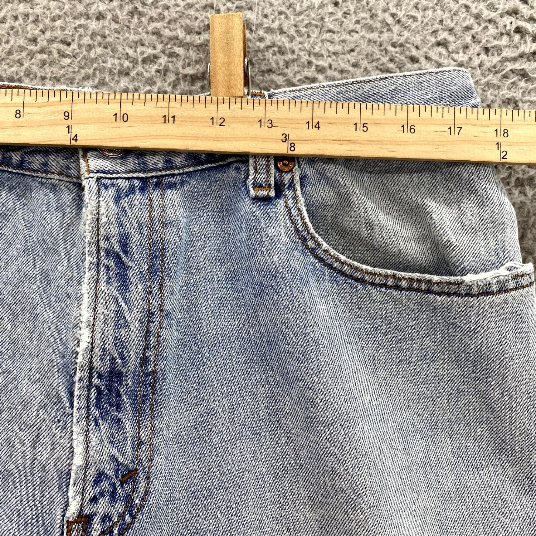 Levi's Levi's 560 Jeans Mens 35x30 Blue Light Wash Skater Tapered Denim 90s Streetwear - Vintage? No (but use rules) Size US 35 - 3 Thumbnail