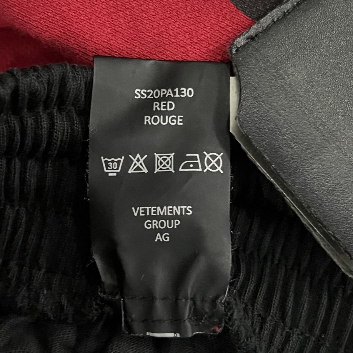 Vetements Vetements SS20 Devanagari Logo Asym Patchwork Jogger Pants Size US 30 / EU 46 - 25 Thumbnail