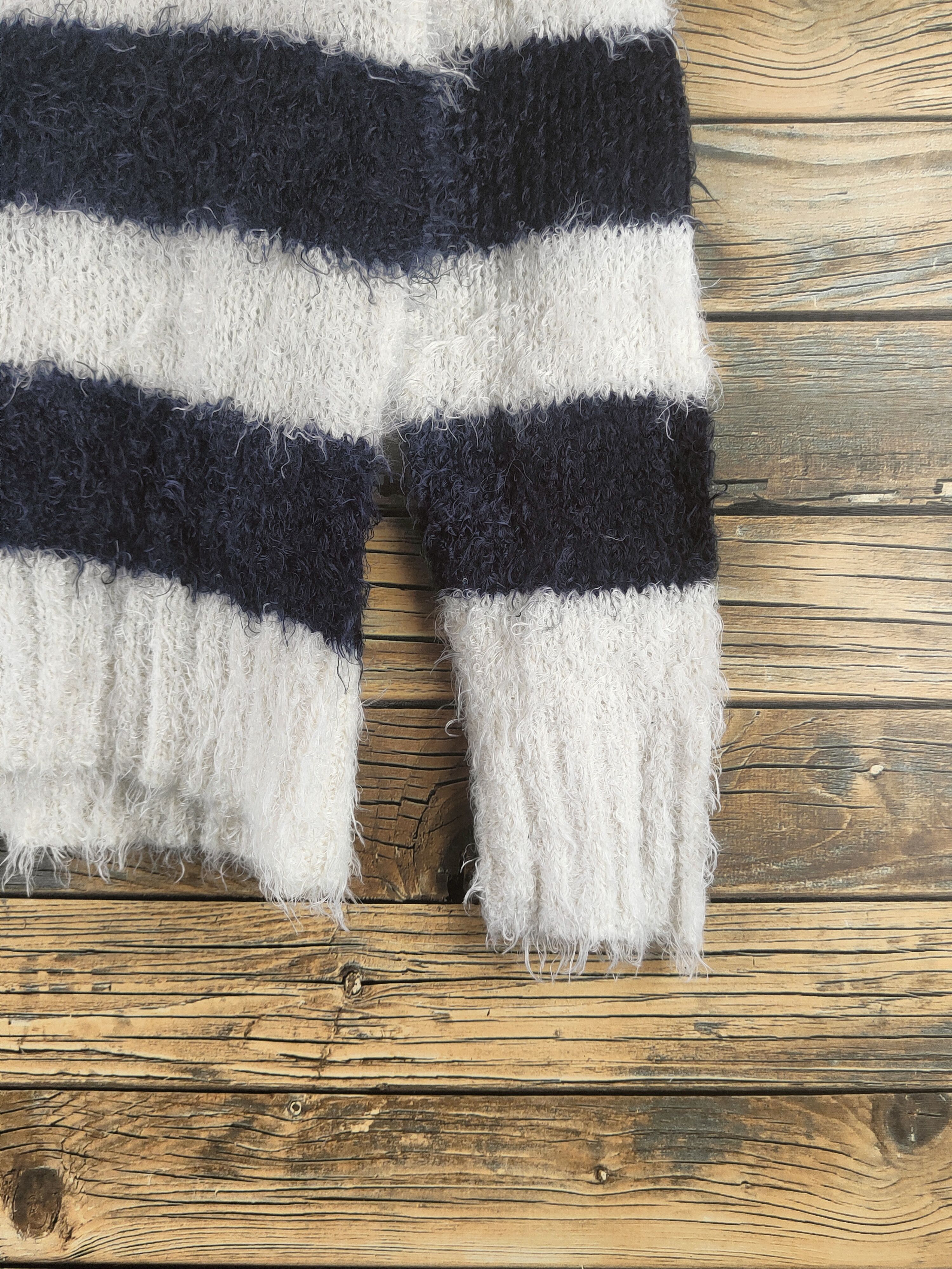 Japanese Brand DL Suggestion White Navy Fur Mohair Knitwear #46-509 Size US S / EU 44-46 / 1 - 6 Thumbnail