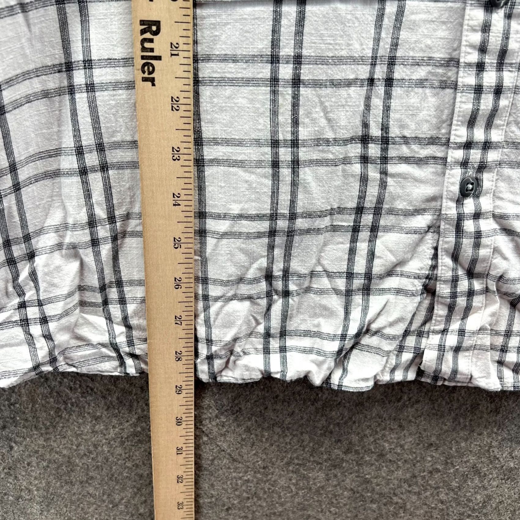 The North Face VINTAGE The North Face Shirt Men 2XL White Button-Down Check Short Sleeve Chambray Hike Size US XXL / EU 58 / 5 - 4 Thumbnail