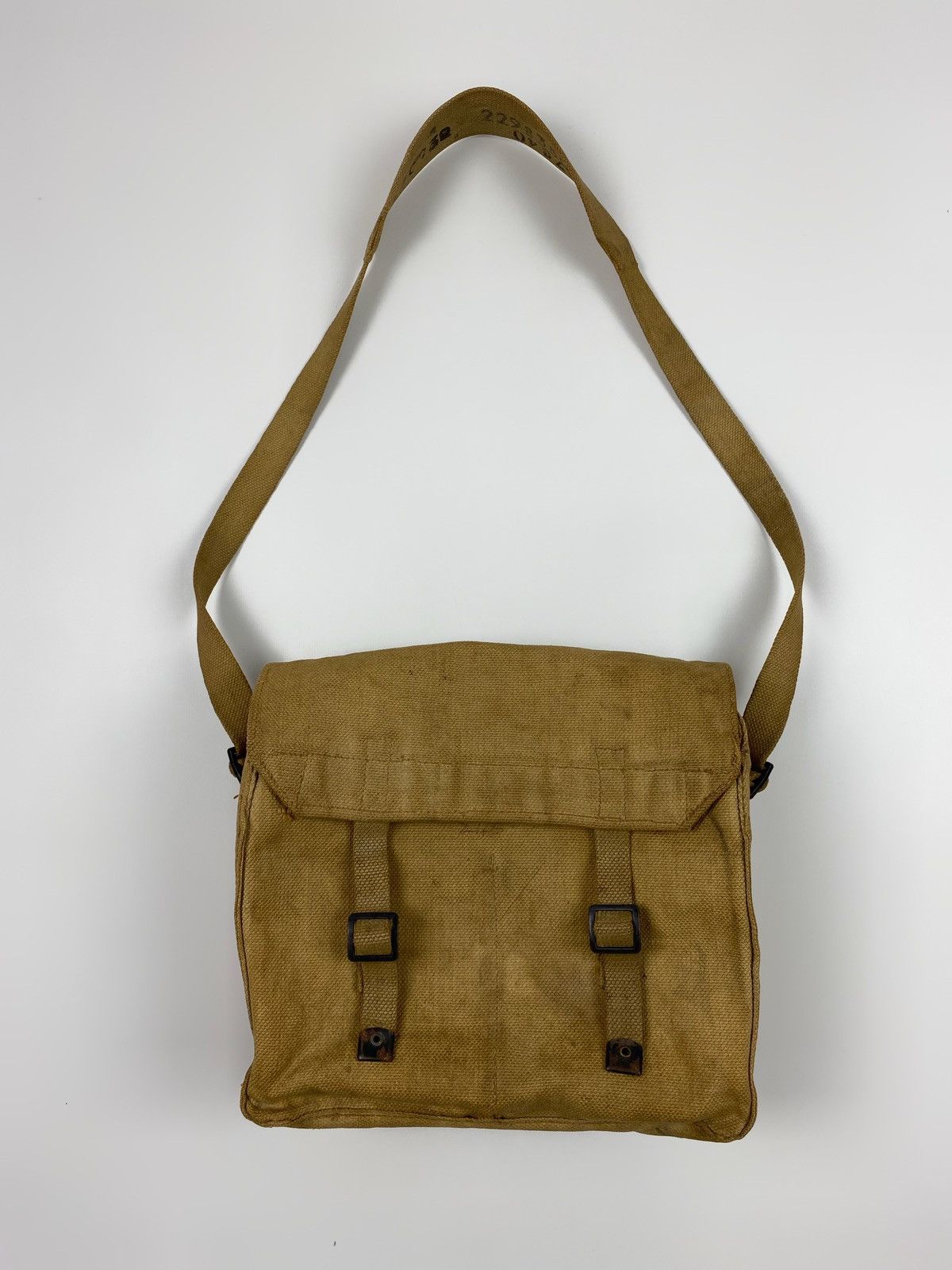Vintage 1950’s Vintage British Army P-37 Heavy Canvas Shoulder Bag Size ONE SIZE - 2 Thumbnail
