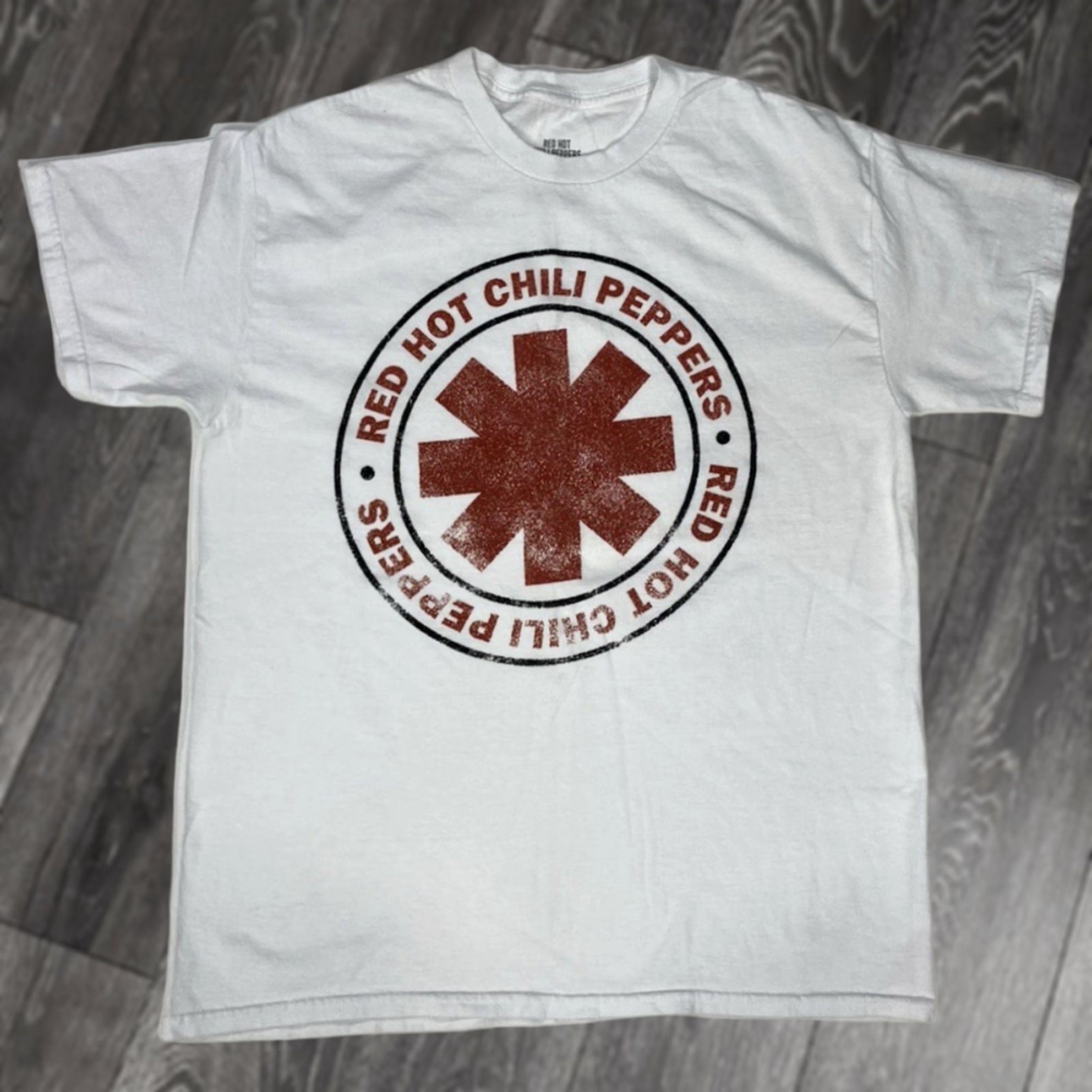 Vintage VINTAGE Red Hot Chili Peppers Logo Graphic T-shirt Men Medium White Short Sleeve Music Size US M / EU 48-50 / 2 - 1 Thumbnail