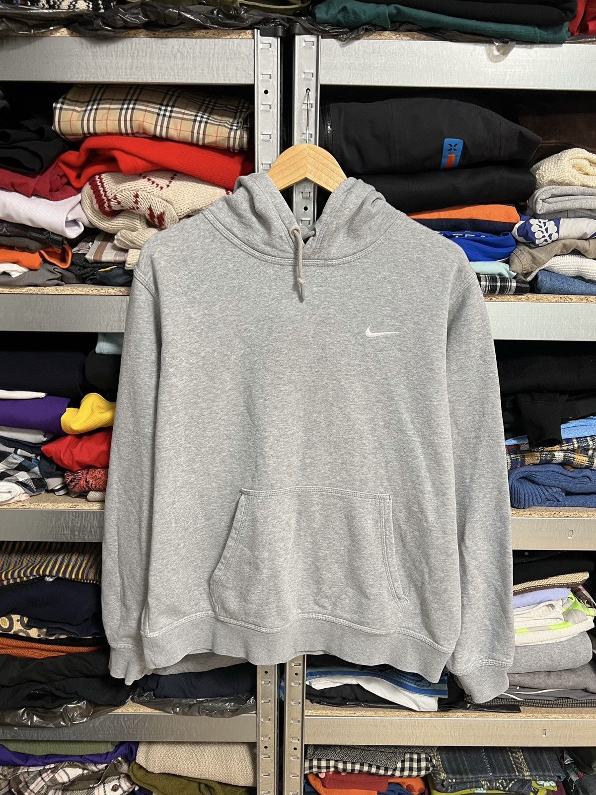 Nike × Vintage Vintage Nike Gray Hoodie Men Size L Small Swoosh Logo Y2K Size US L / EU 52-54 / 3 - 1 Thumbnail