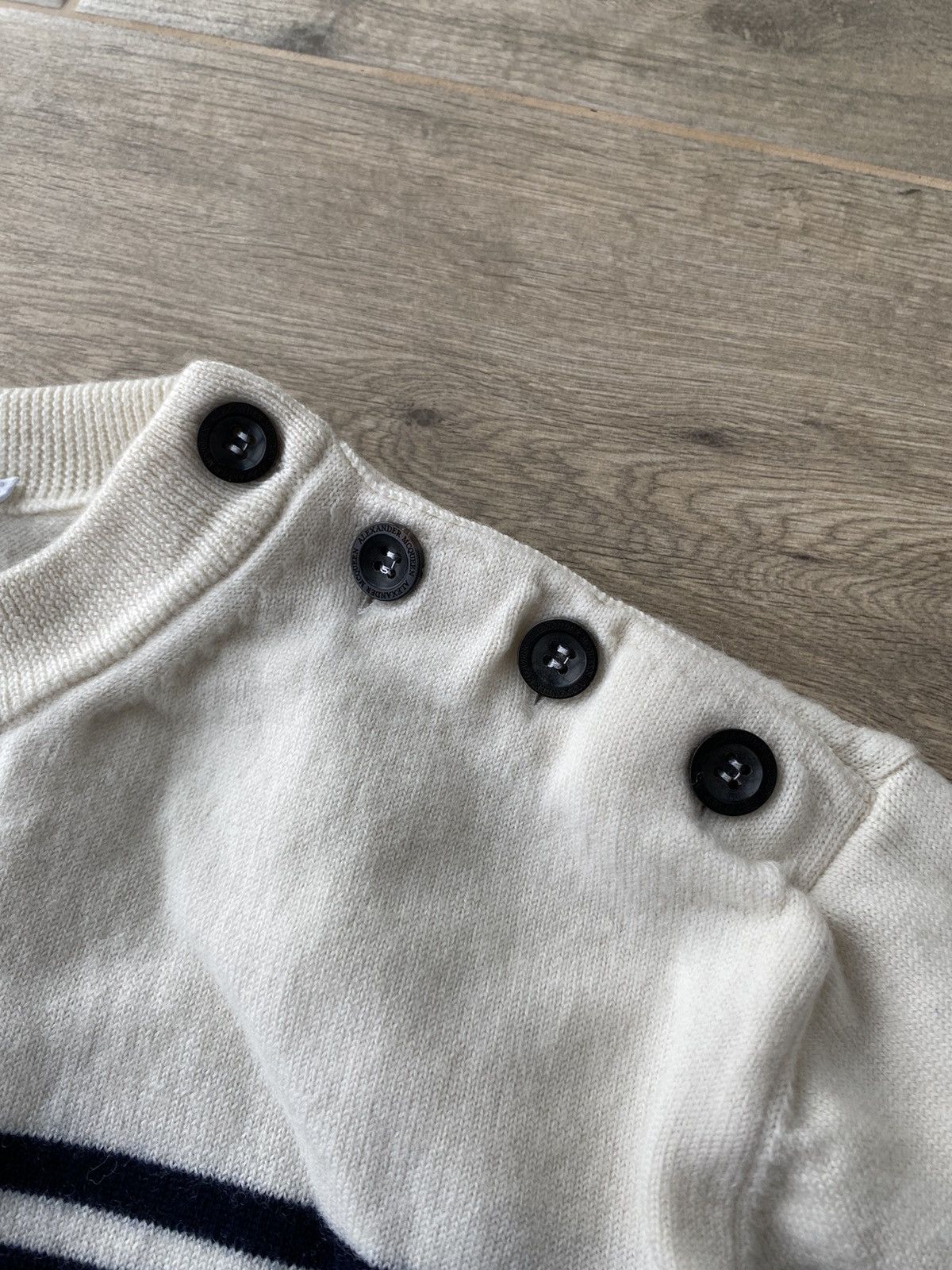 Alexander McQueen Alexander Mqueen Skull Sweater Size L / US 10 / IT 46 - 9 Thumbnail