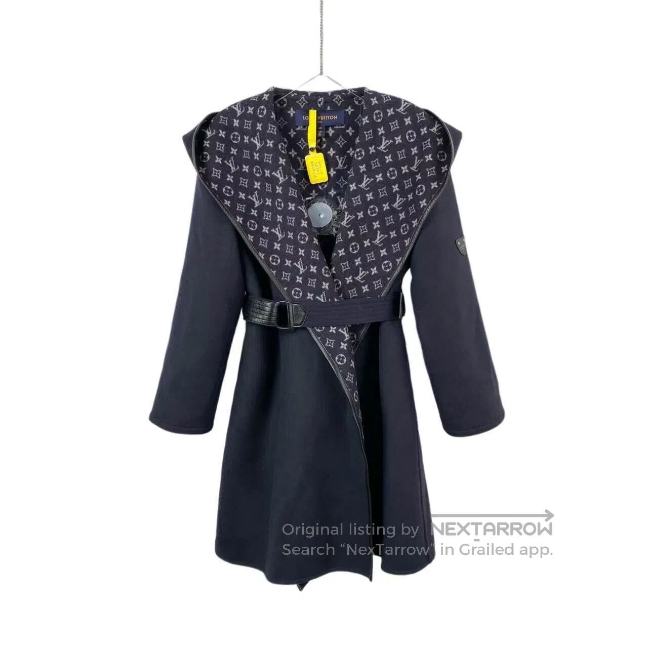 Louis Vuitton Louis Vuitton Little old flower cloak coat inside| Size XS / US 0-2 / IT 36-38 - 1 Thumbnail