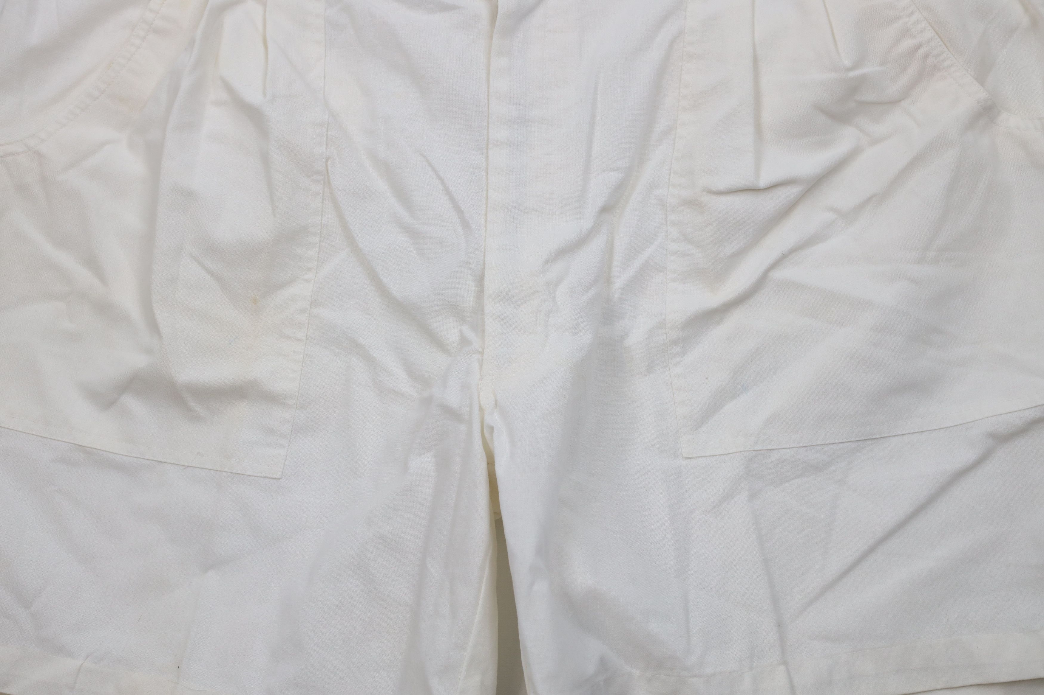 Vintage Deadstock Vintage 70s Streetwear Knee Pleated Shorts White Size US 44 / EU 60 - 3 Thumbnail