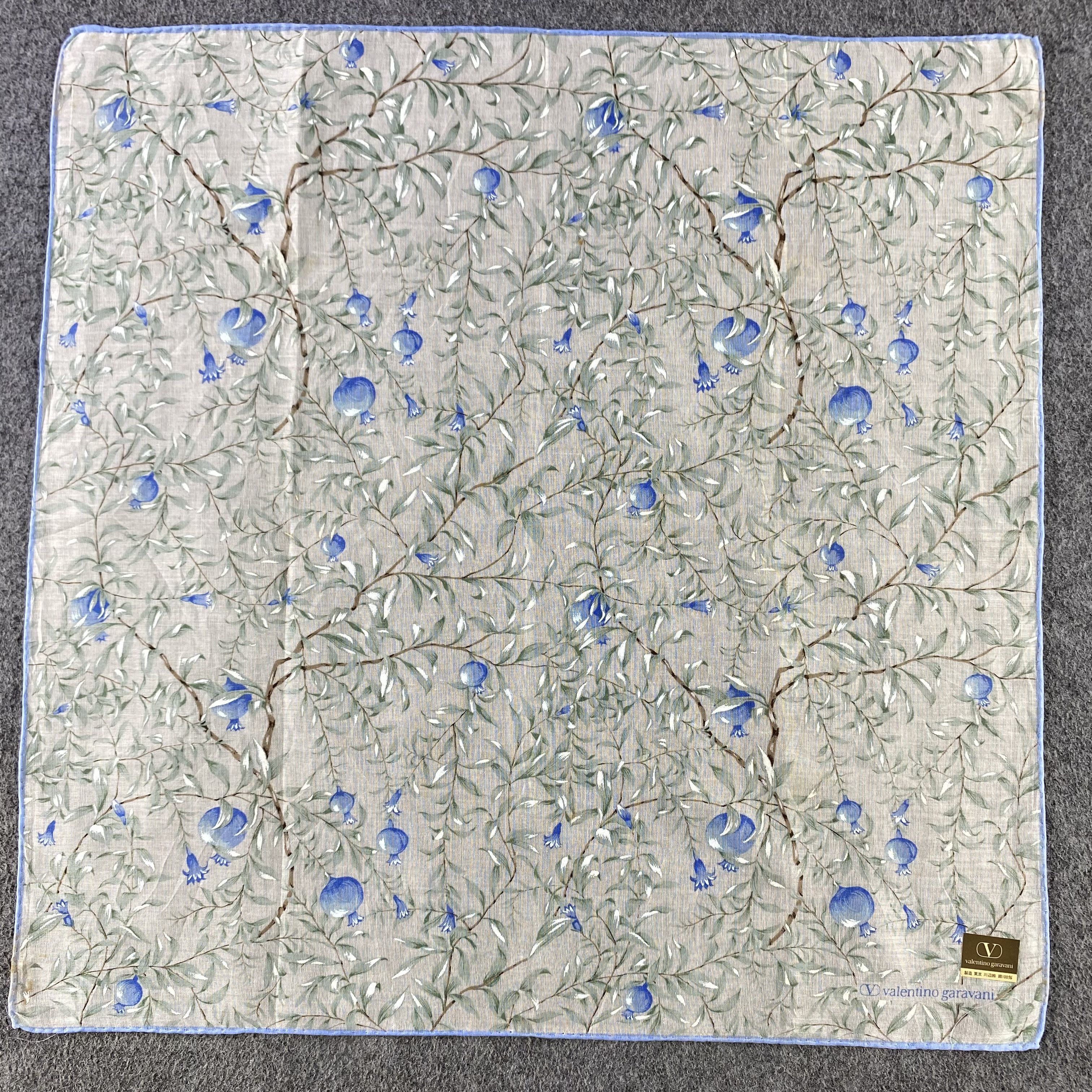 Valentino × Vintage Valentino Garavani Handkerchief/Neckerchief/Bandana HC746 Size ONE SIZE - 1 Thumbnail
