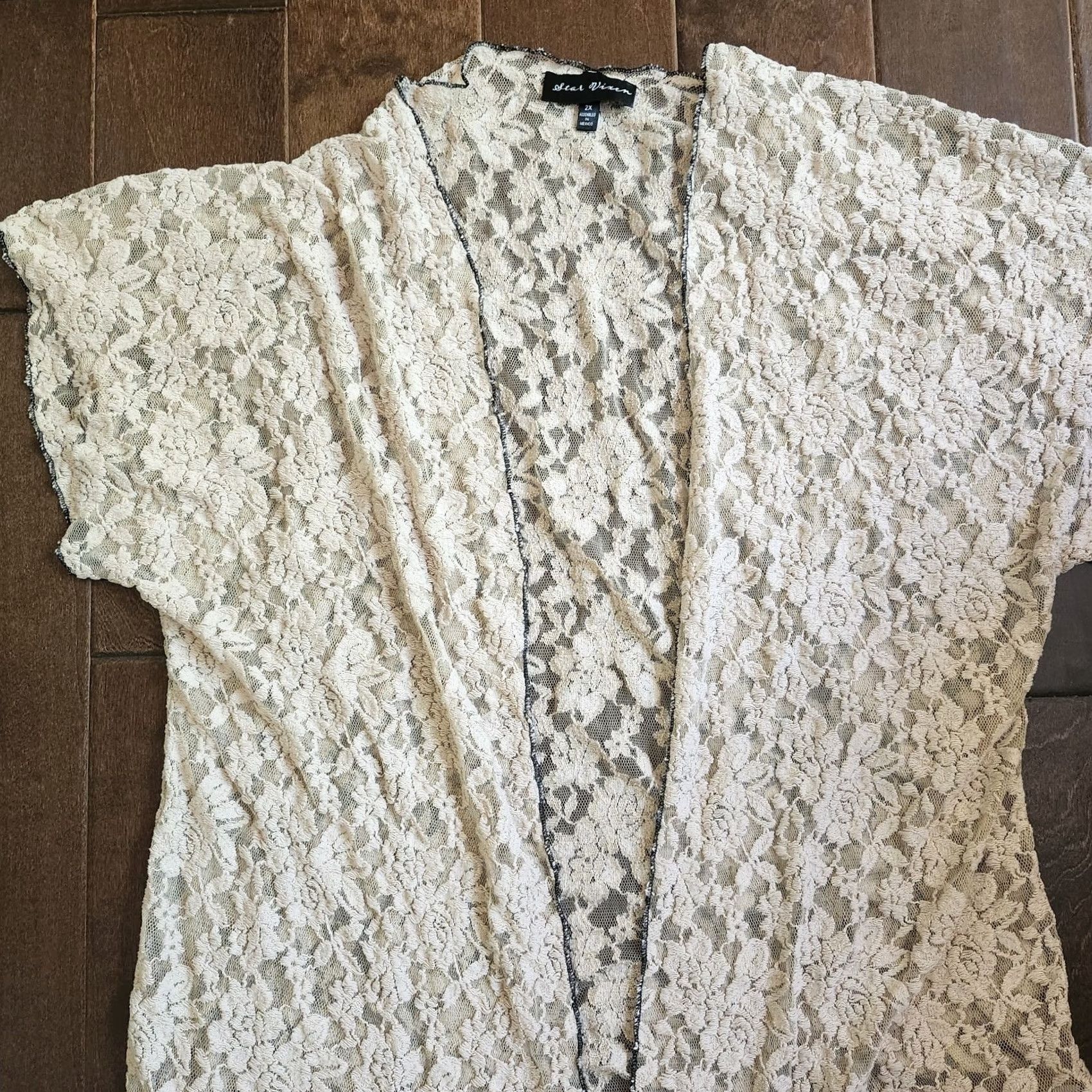 Vintage Star Vixen Cardigan Women's Beige Floral Lace Short Sleeve Size 2X 2X Beige Flower Star Vixen Womens Cardigan Lace Size XXL / US 16-18 / IT 52-54 - 4 Thumbnail