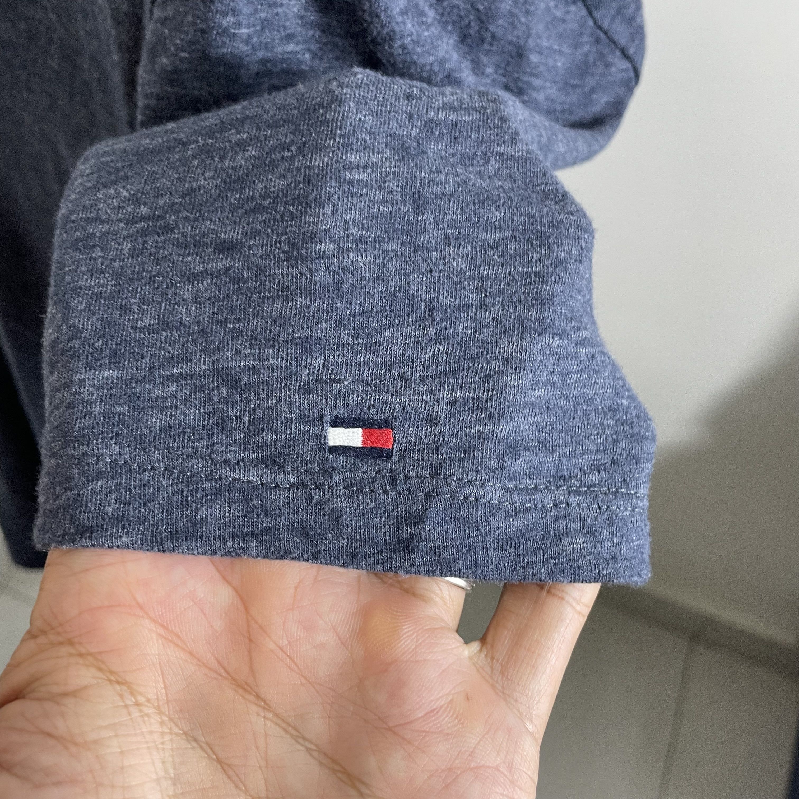 Tommy Hilfiger ⭐️SALE⭐️ [L] TOMMY HILFIGER TSHIRT RING STAR Size US L / EU 52-54 / 3 - 3 Thumbnail