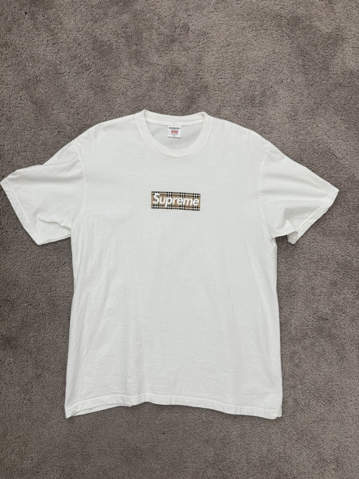Burberry × Supreme Supreme Burberry Box Logo Size Medium Size US M / EU 48-50 / 2 - 1 Thumbnail