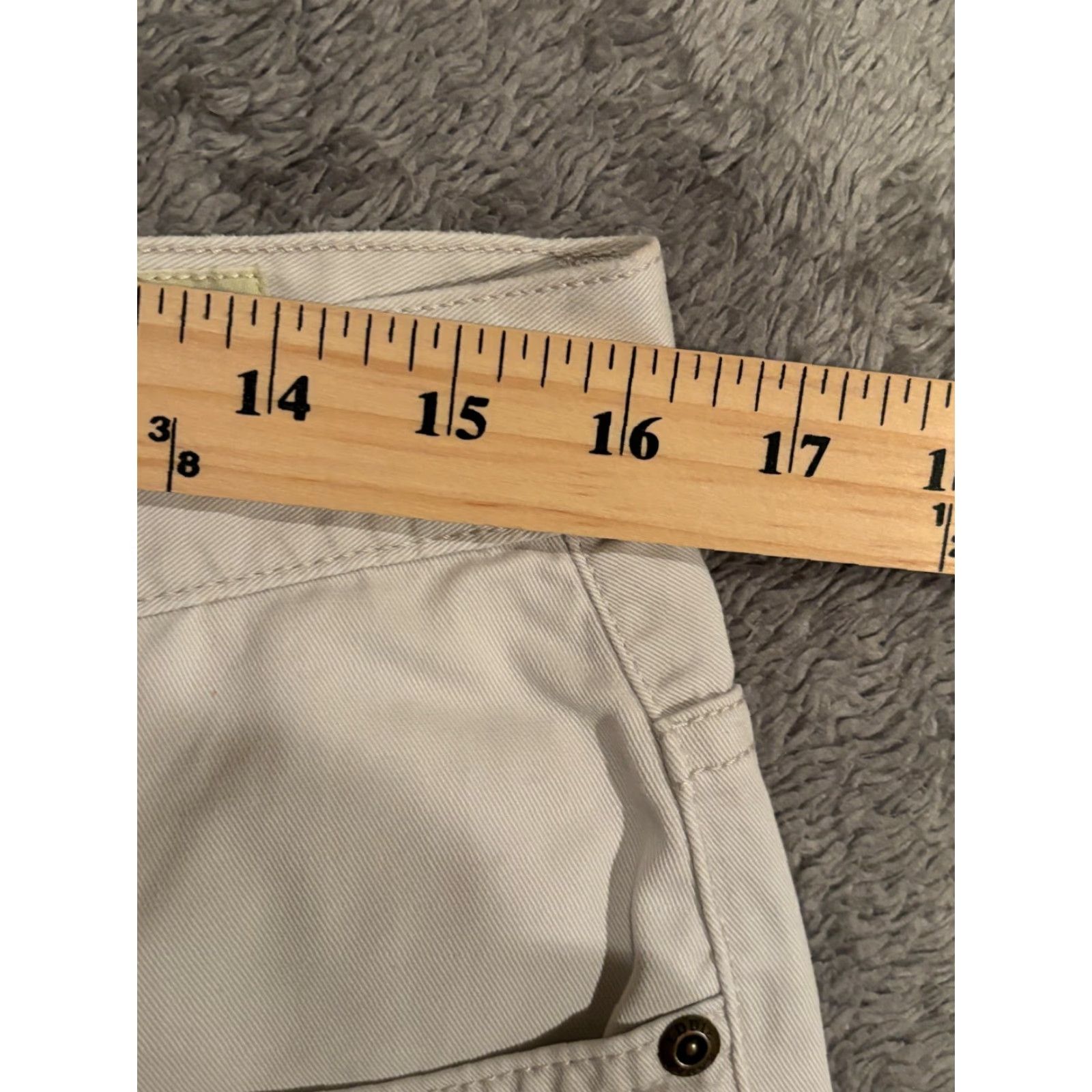 Eddie Bauer Eddie Bauer Chino Shorts Womens 14 Khaki Beige Flat Front Active Hiking Camping Size 36" / US 14 / IT 50 - 3 Thumbnail