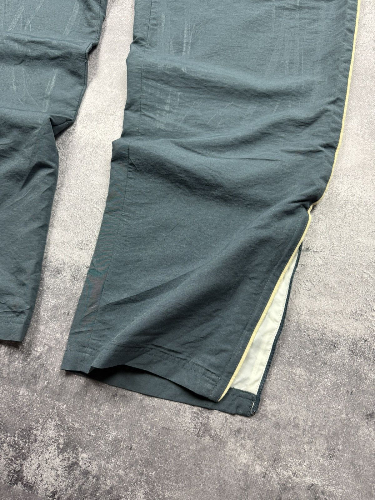 Nike Nike Vintage Track Pants Swoosh Y2K Baggy Sweatpants Hype Size US 36 / EU 52 - 20 Thumbnail