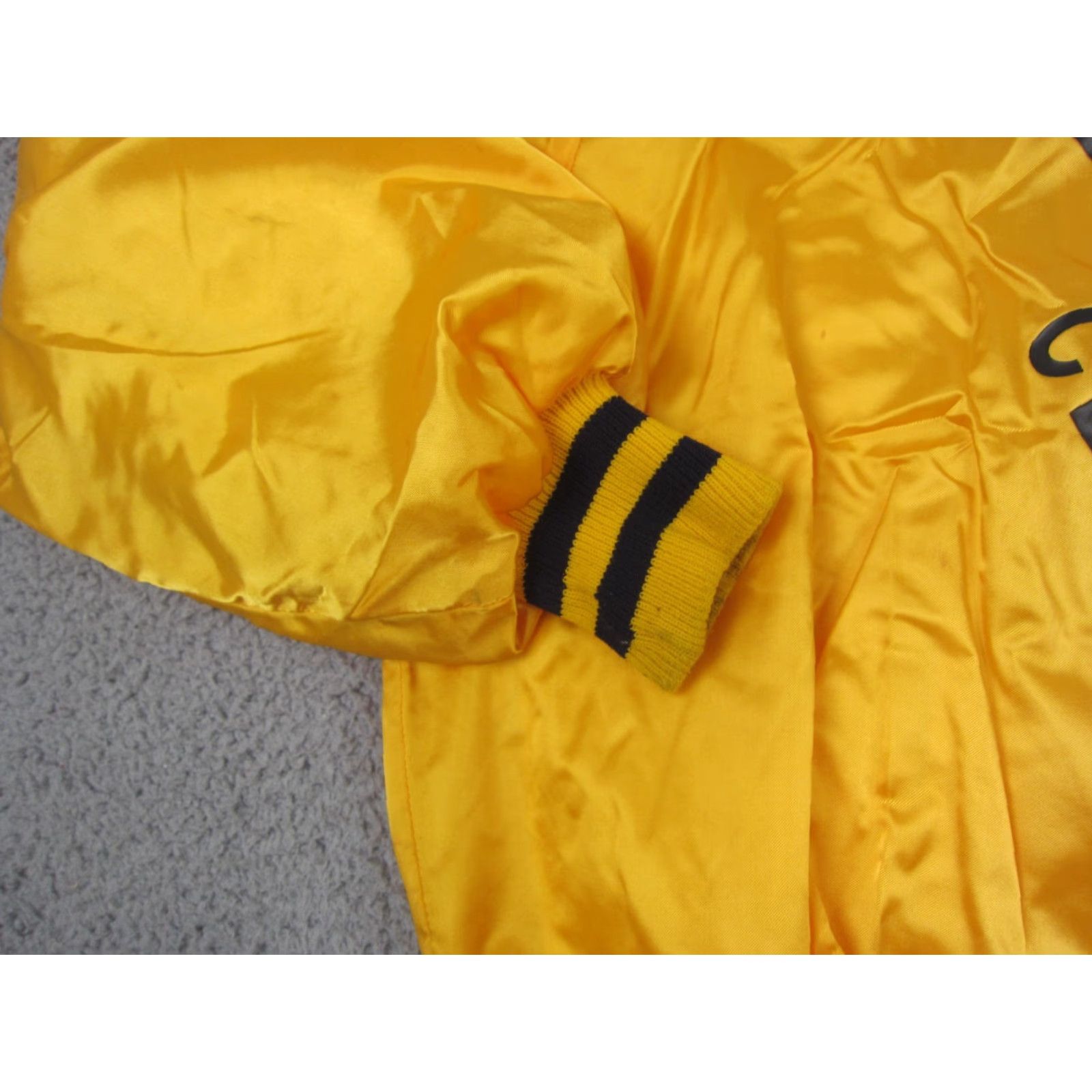 Vintage Vintage DeLong Bomber Jacket Mens 2XL Yellow Satin 90s US Pop 80s Winter Fall Spring Workwear Casual Mens Jacket Size US XXL / EU 58 / 5 - 3 Thumbnail